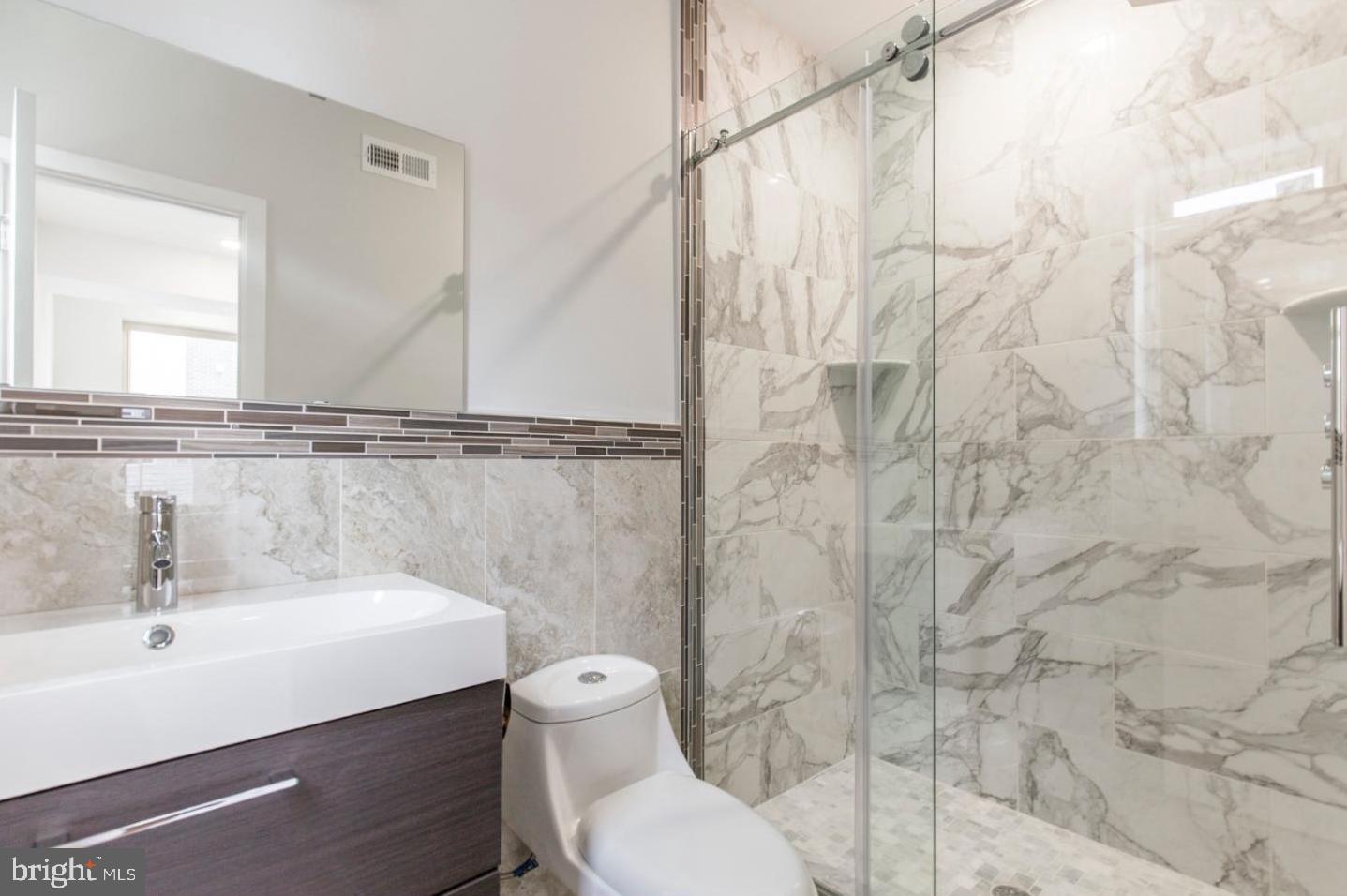 POINT BREEZE - Residential Lease