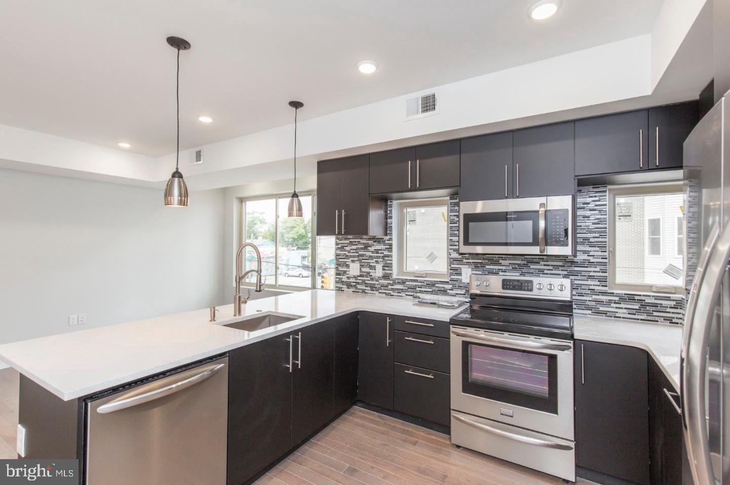 POINT BREEZE - Residential Lease