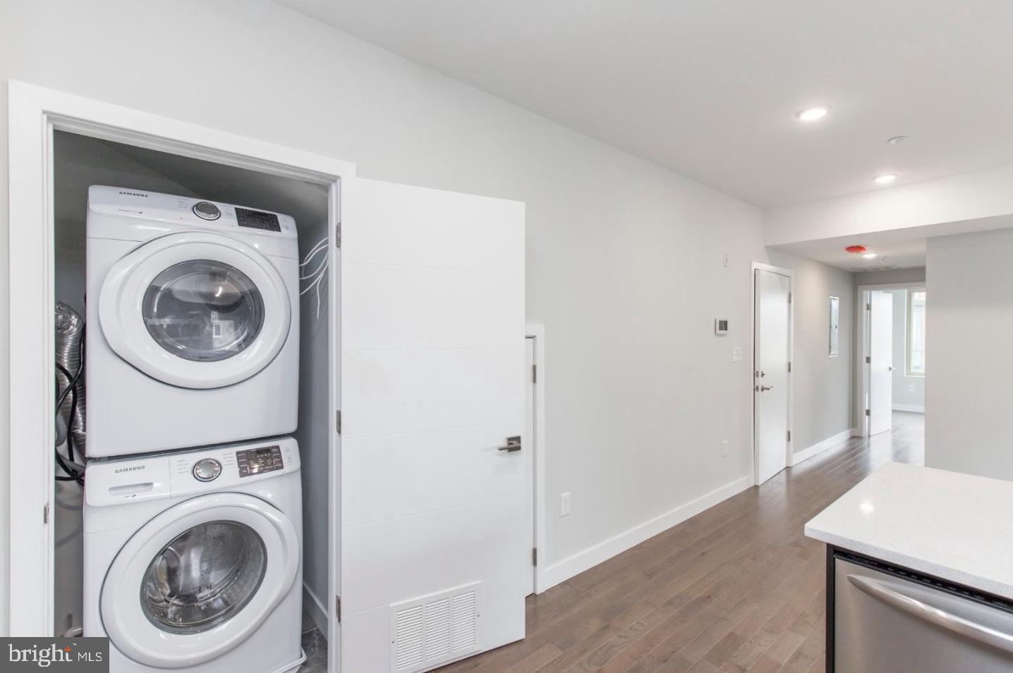 POINT BREEZE - Residential Lease