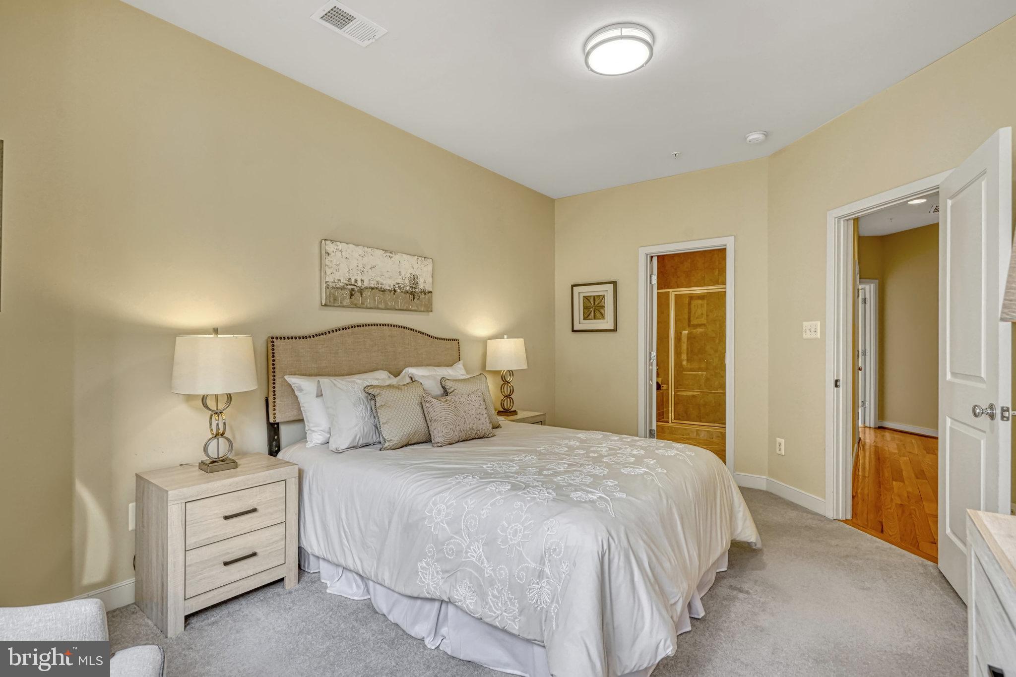 CENTERPOINTE - Residential