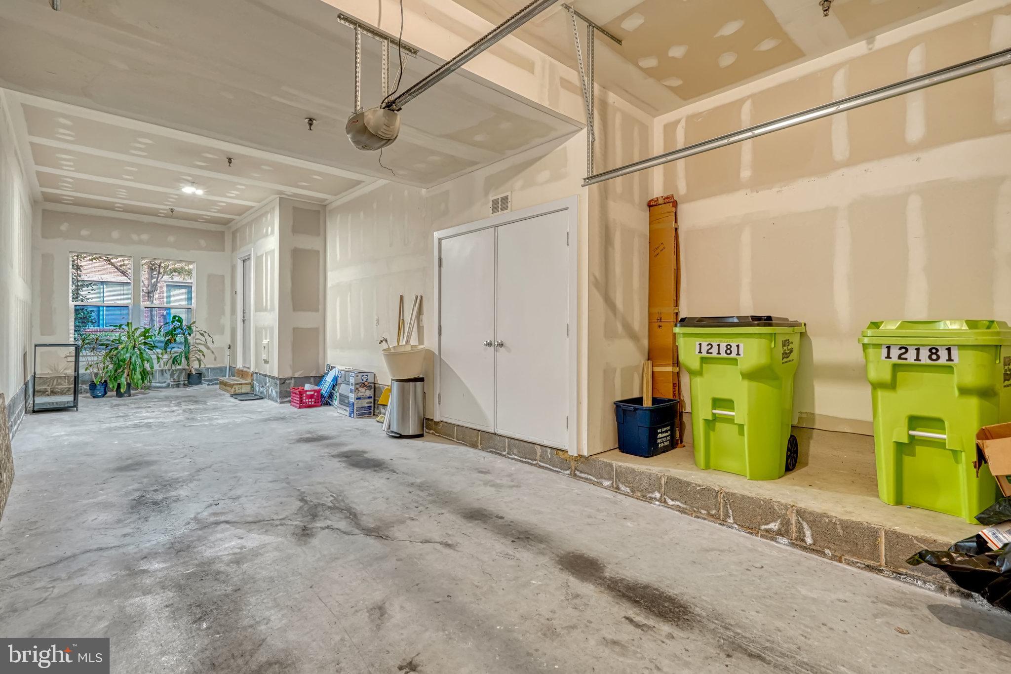 CENTERPOINTE - Residential