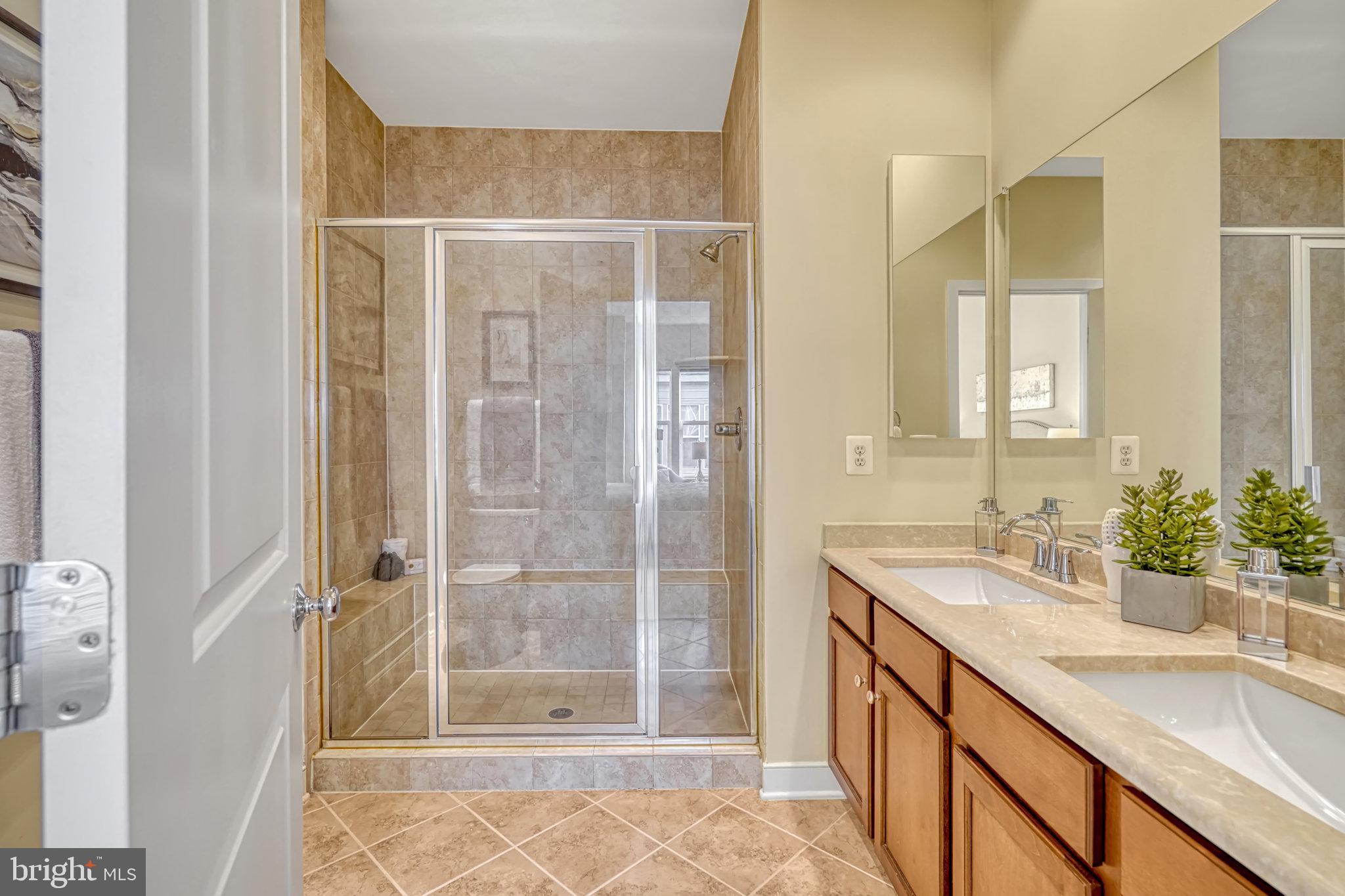 CENTERPOINTE - Residential