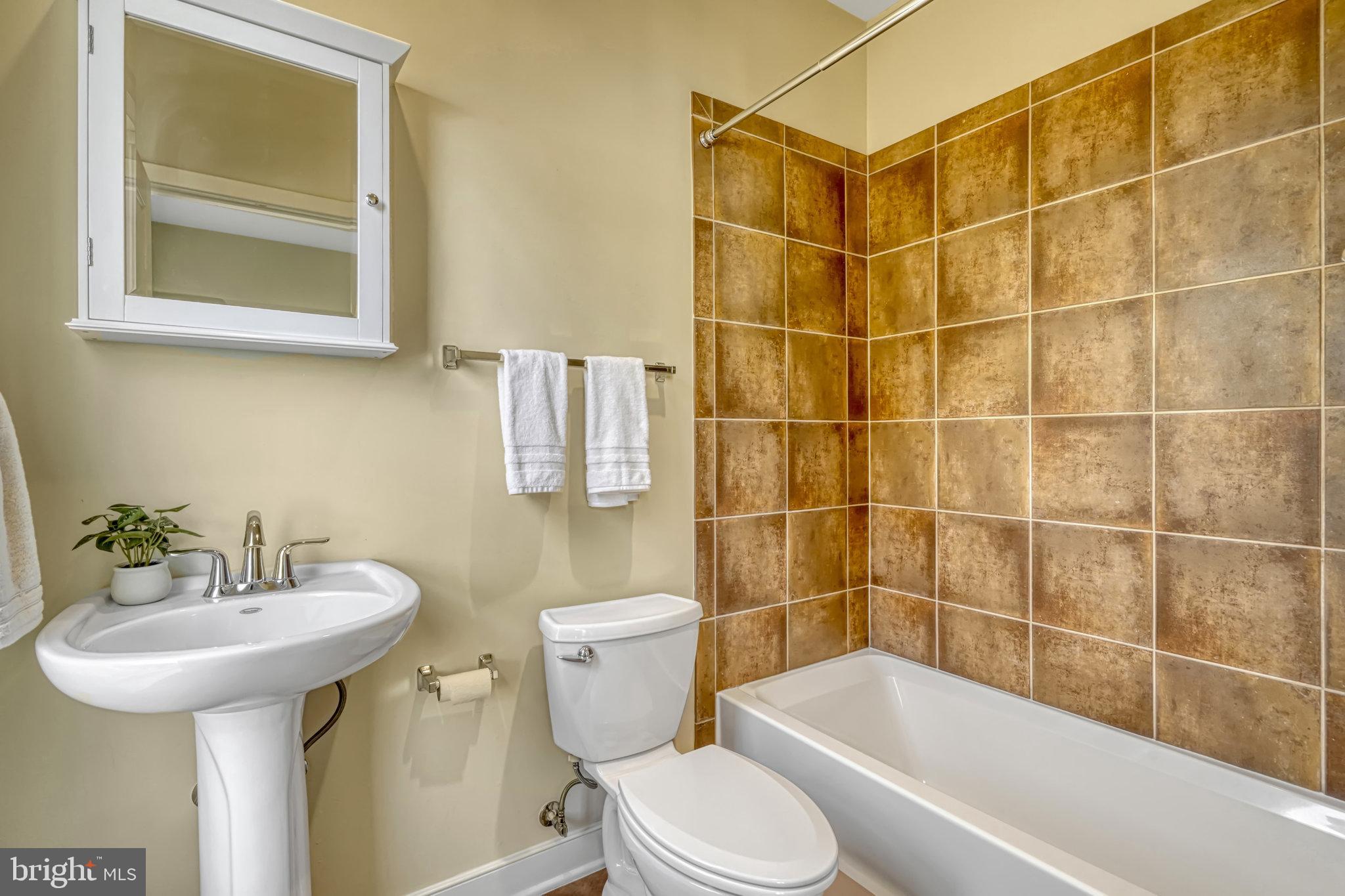 CENTERPOINTE - Residential