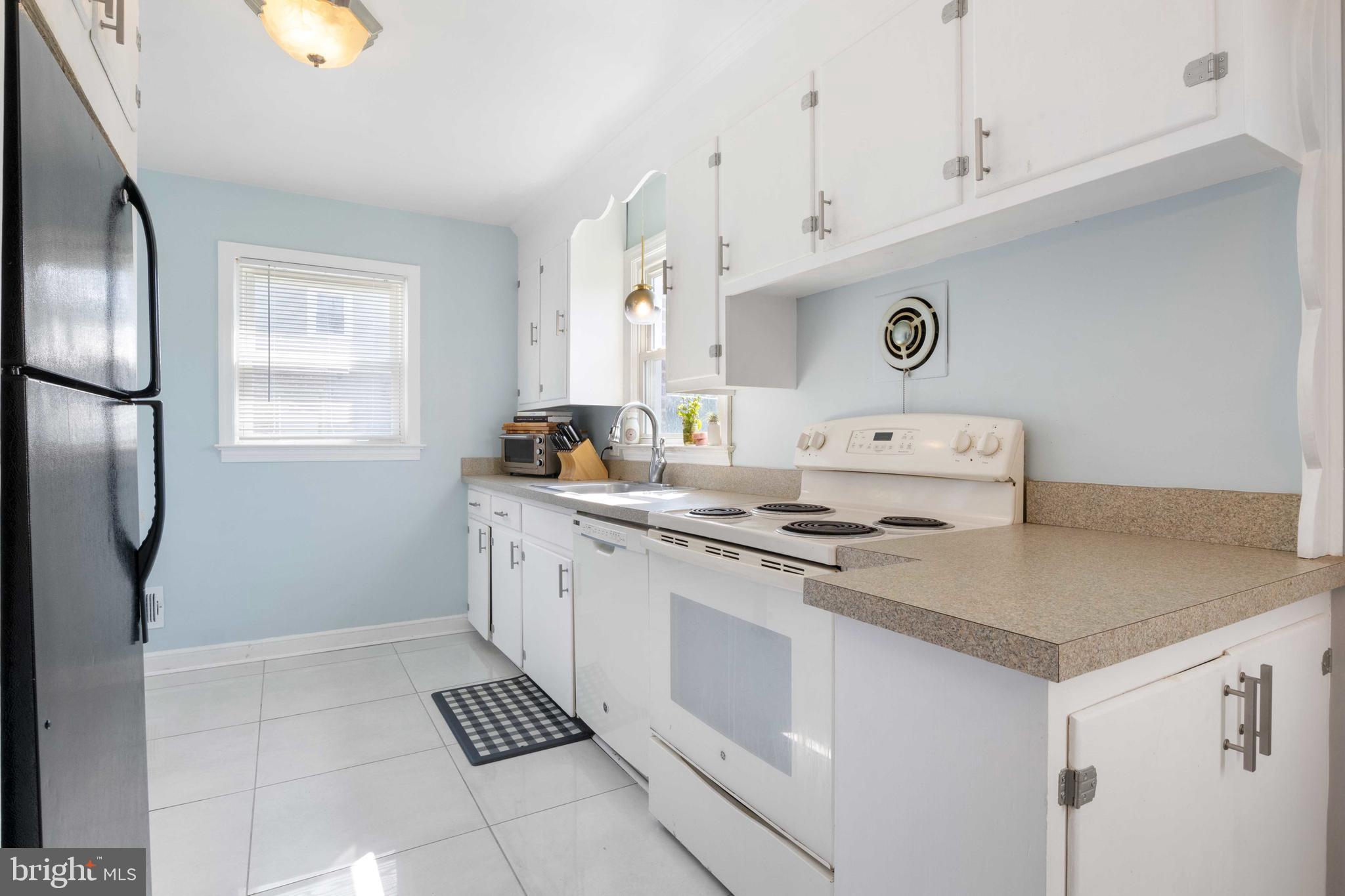 HILLCREST - Residential