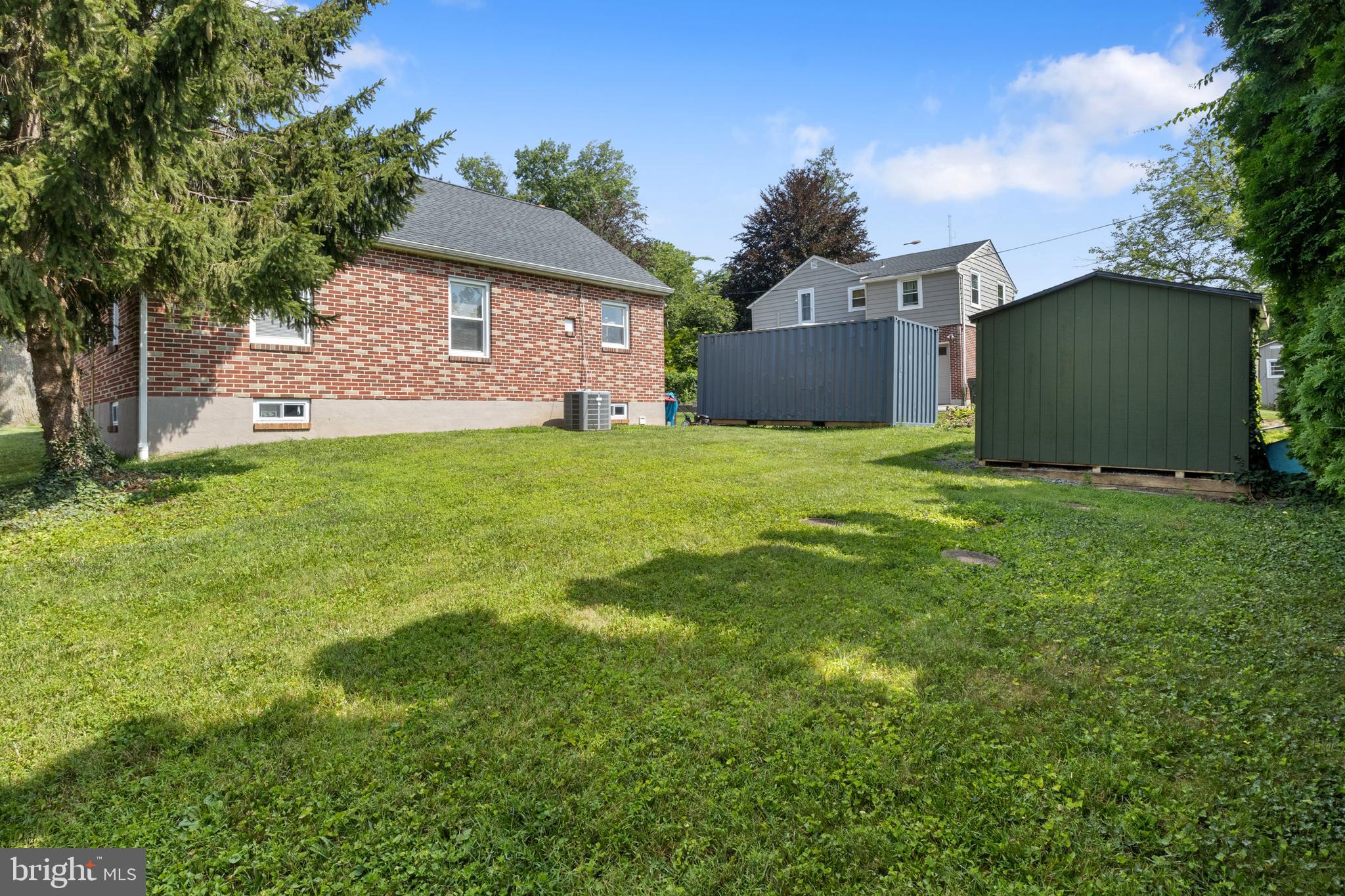 HILLCREST - Residential