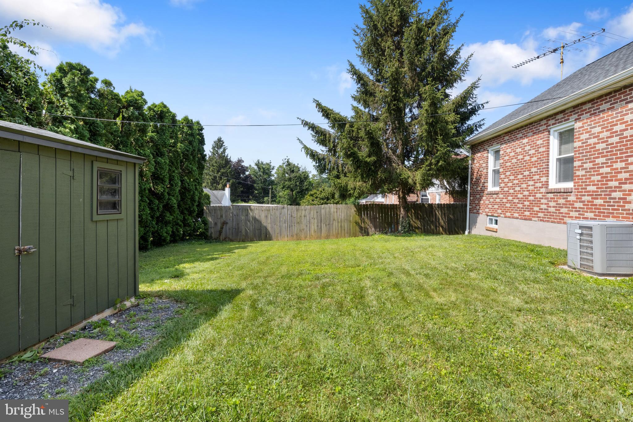 HILLCREST - Residential