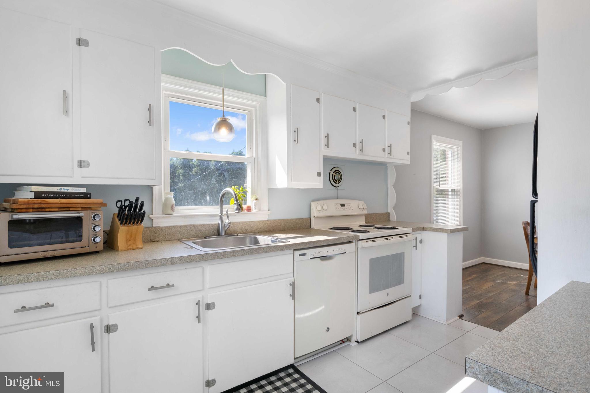 HILLCREST - Residential