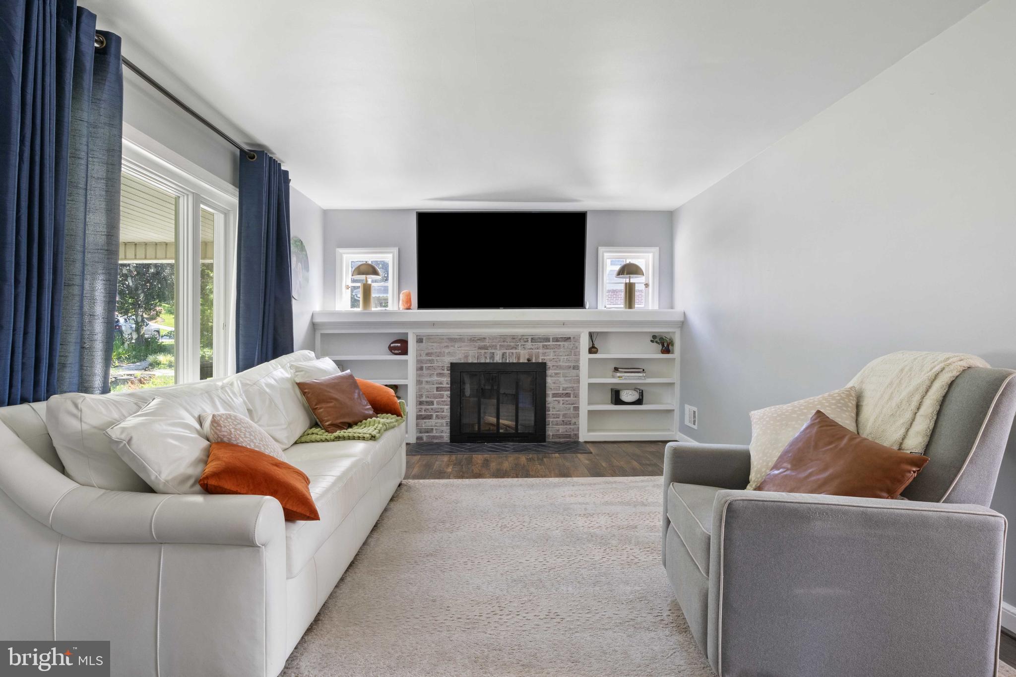 HILLCREST - Residential