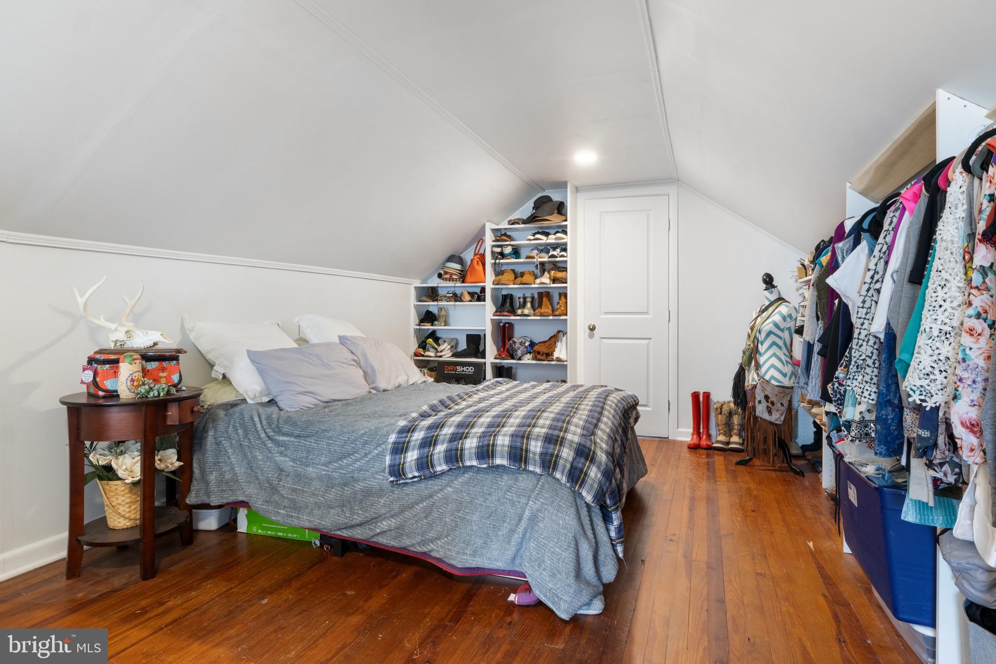 HILLCREST - Residential