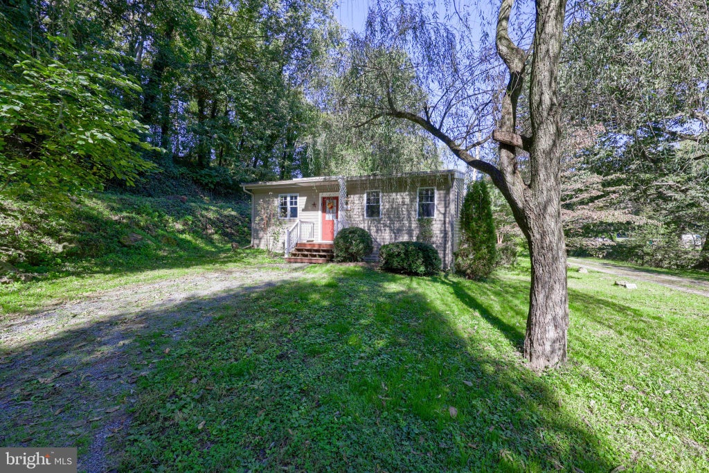 Photo of 892 Drager Road, COLUMBIA, PA 17512 (MLS # PALA2096872)