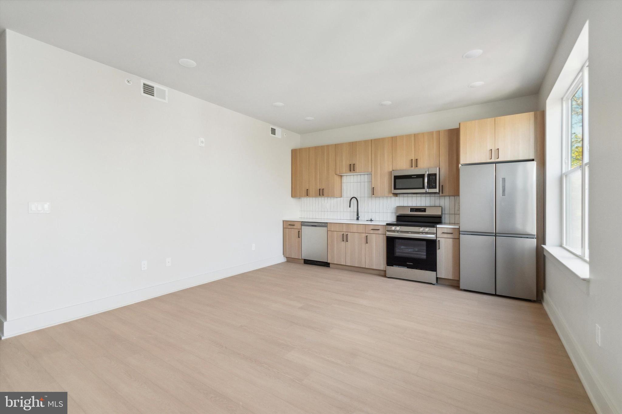 5521 WAYNE AVENUE 609