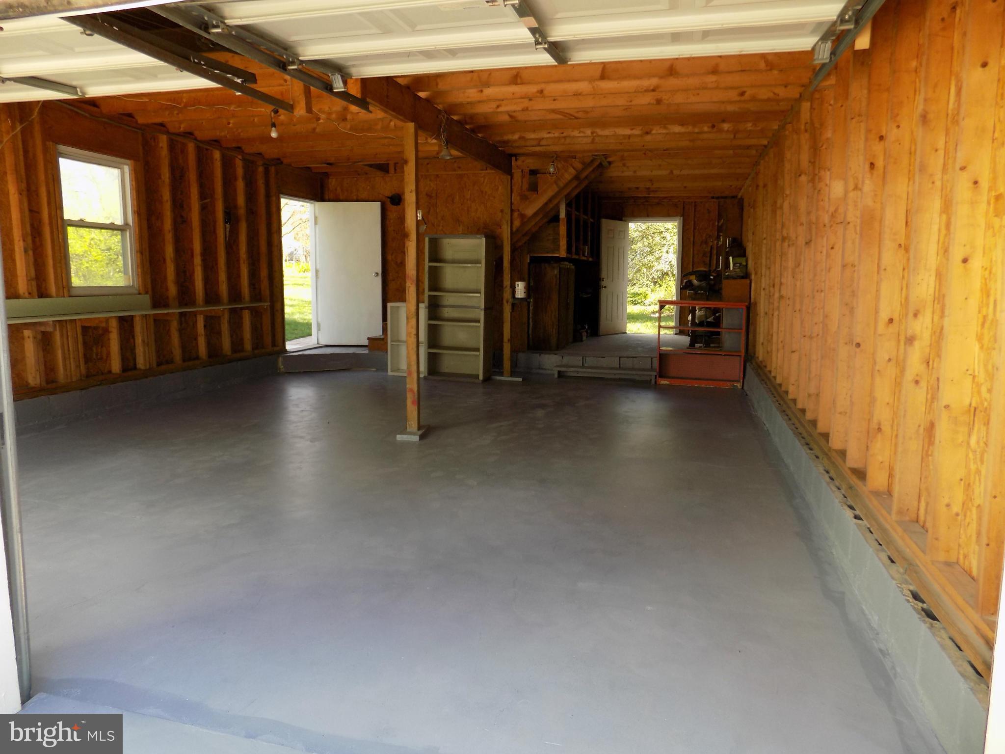 LANDOVER HILLS - Residential