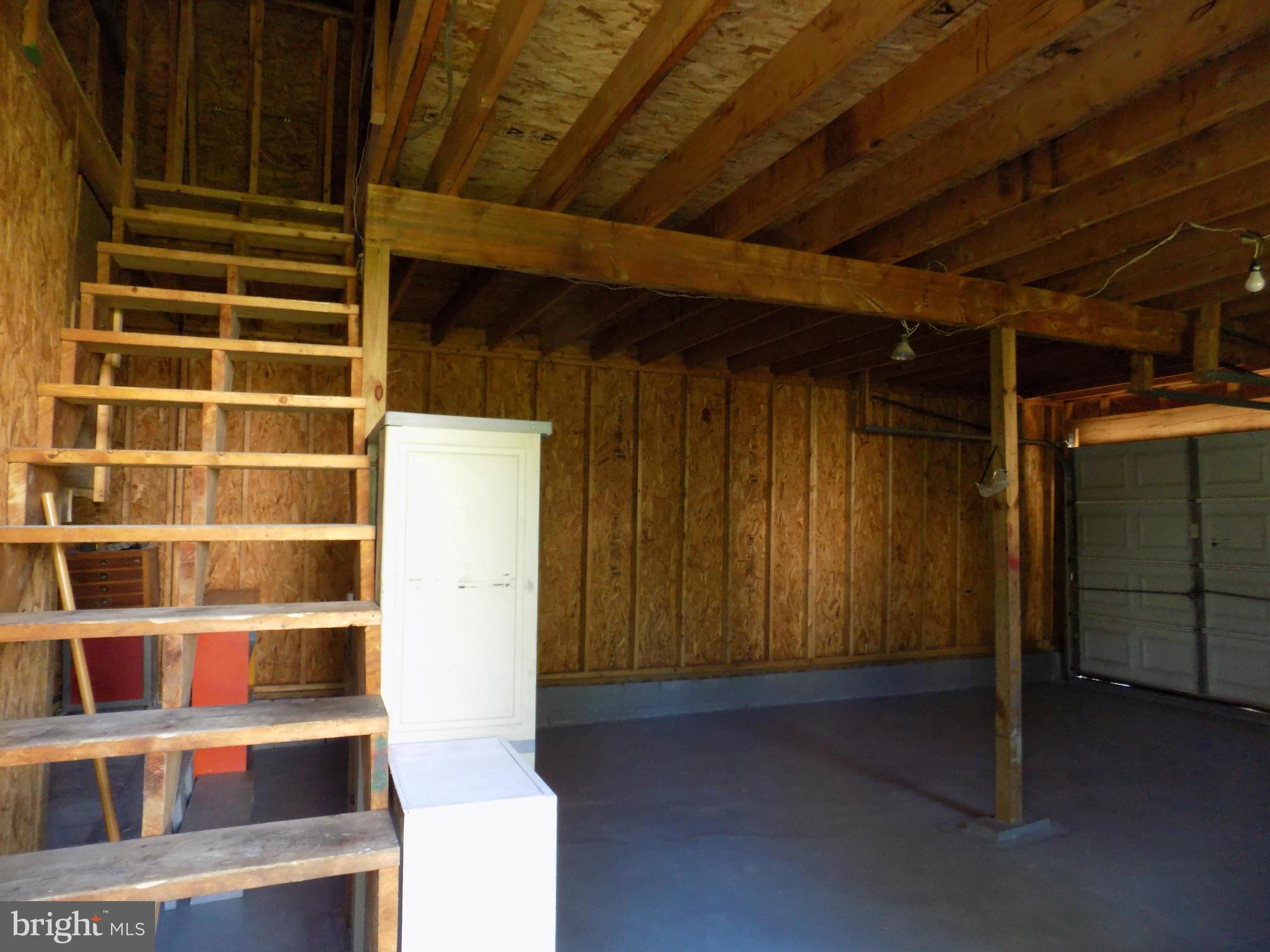 LANDOVER HILLS - Residential