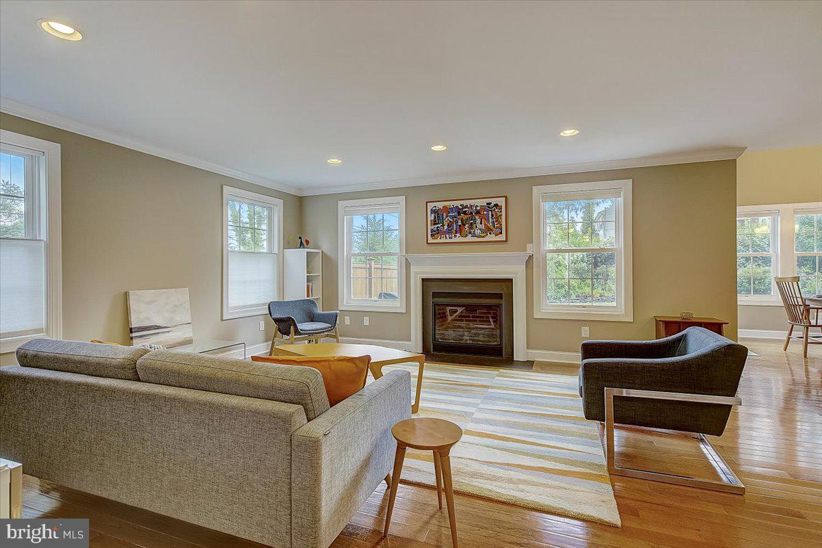 ELKINS PARK - Residential
