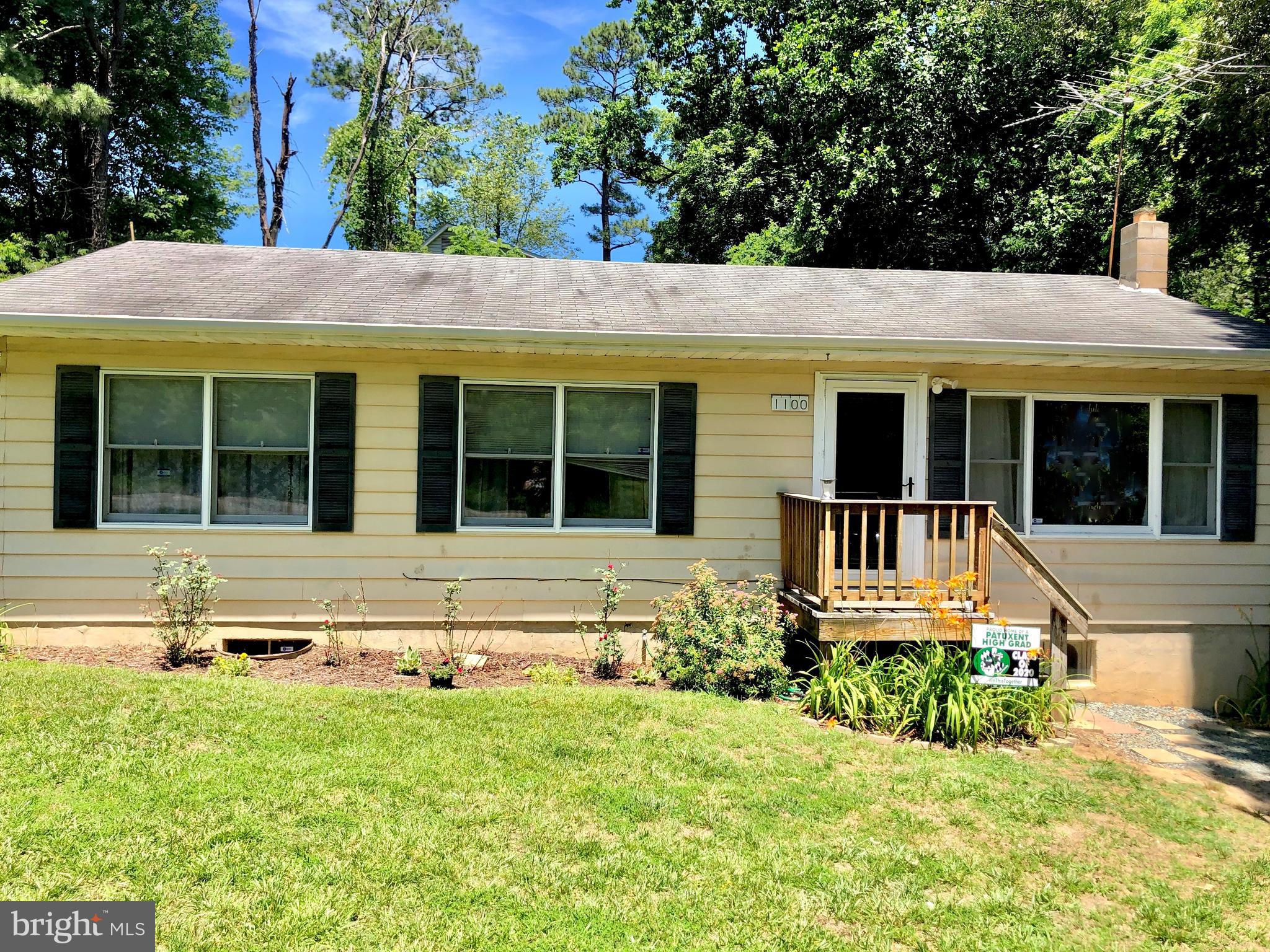 Situated on a nice corner lot is this cute 3 bedroom home with two full bathrooms and finished lower level. Seller is providing a one year Home Warranty for your peace of mind. Community amenities include two beautiful Chesapeake Bay beaches, Playground, Lake Lariat, and more. Convenient to Pax Naval Air Station, Dahlgren and Andrews Air Force Base