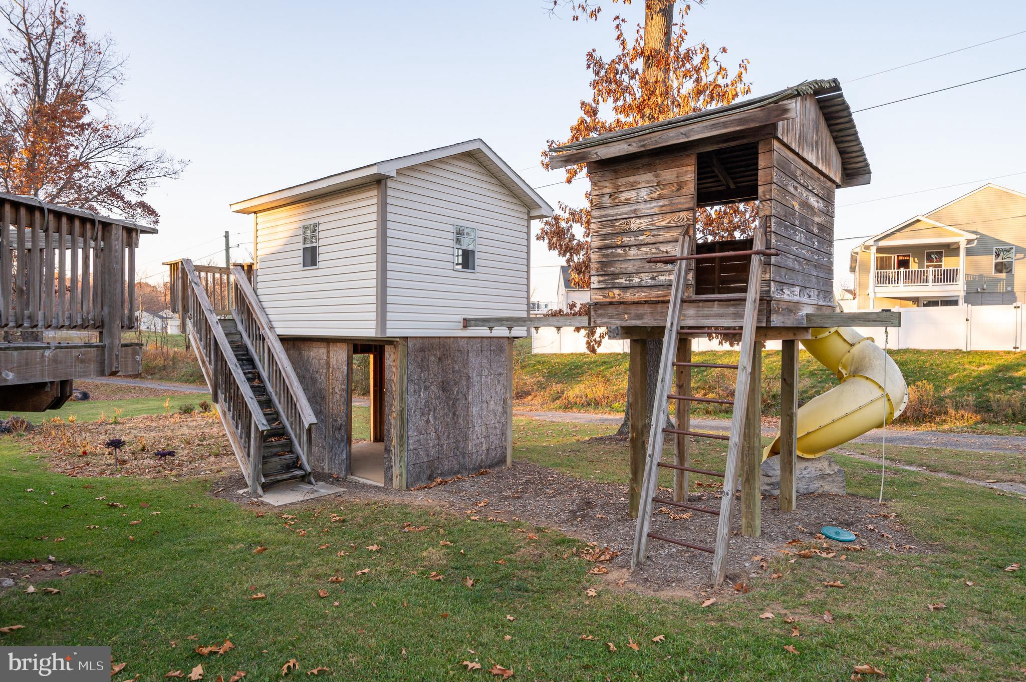 WOODBRIER MANOR - Residential