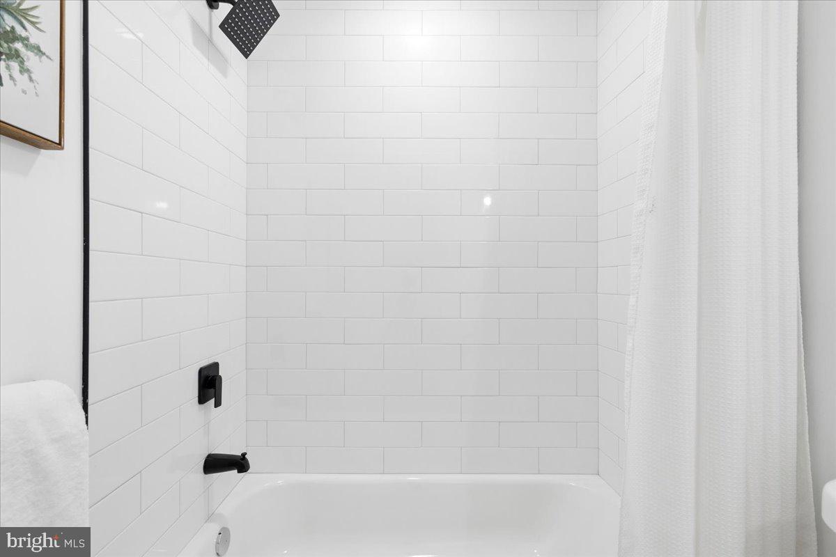 EAST BALTIMORE MIDWAY - Residential