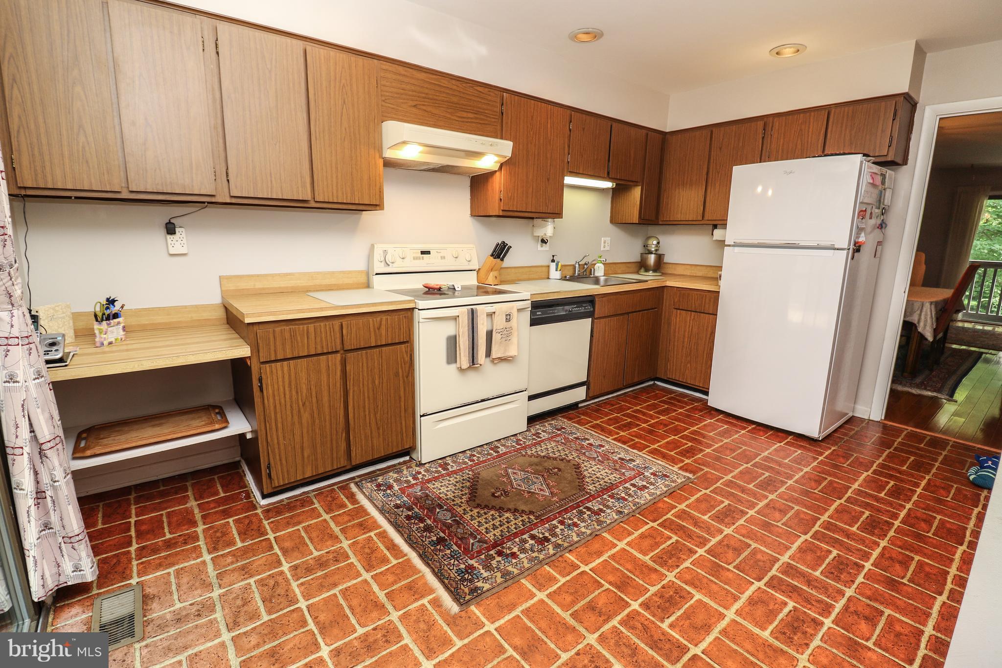 RESTON - Residential