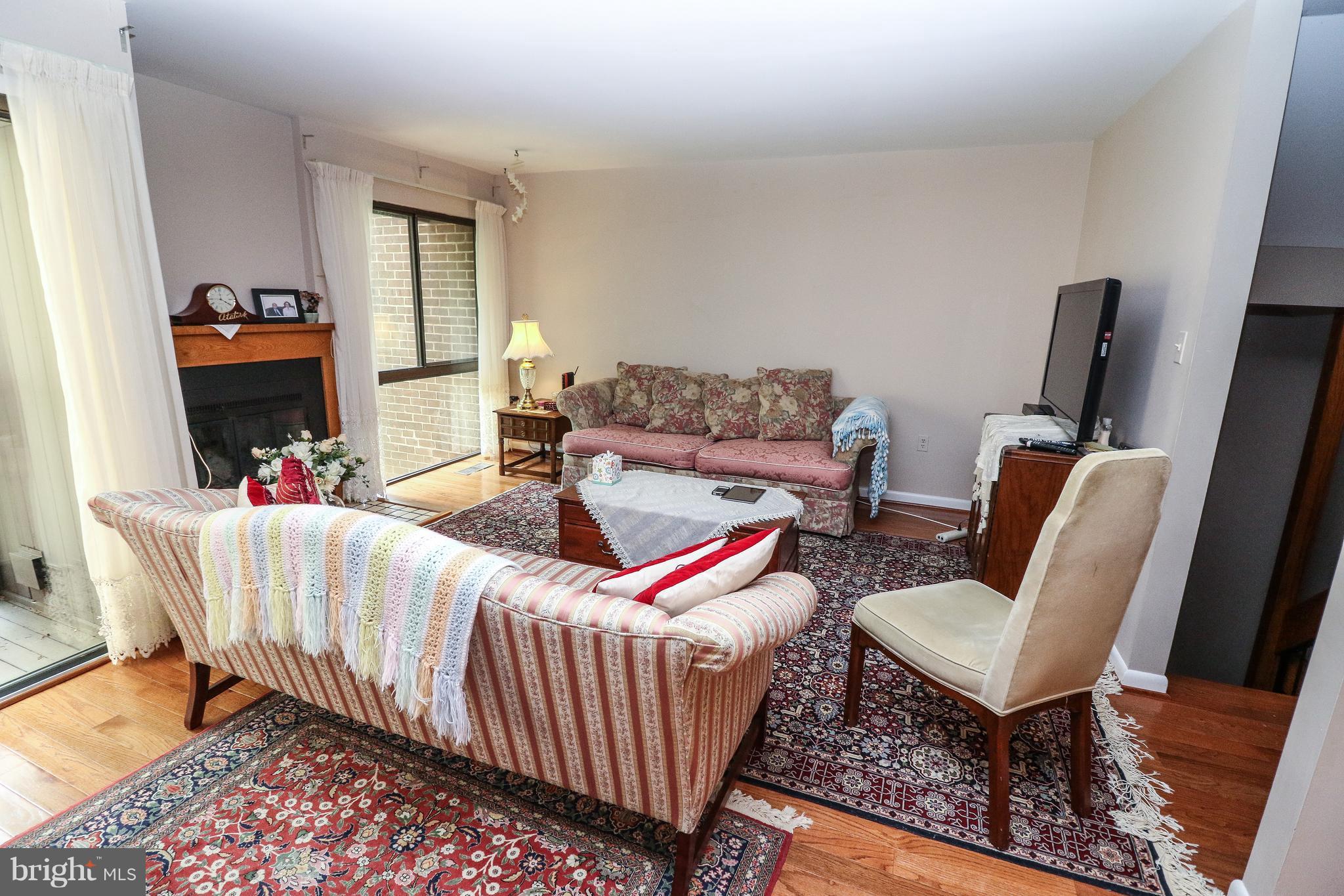 RESTON - Residential