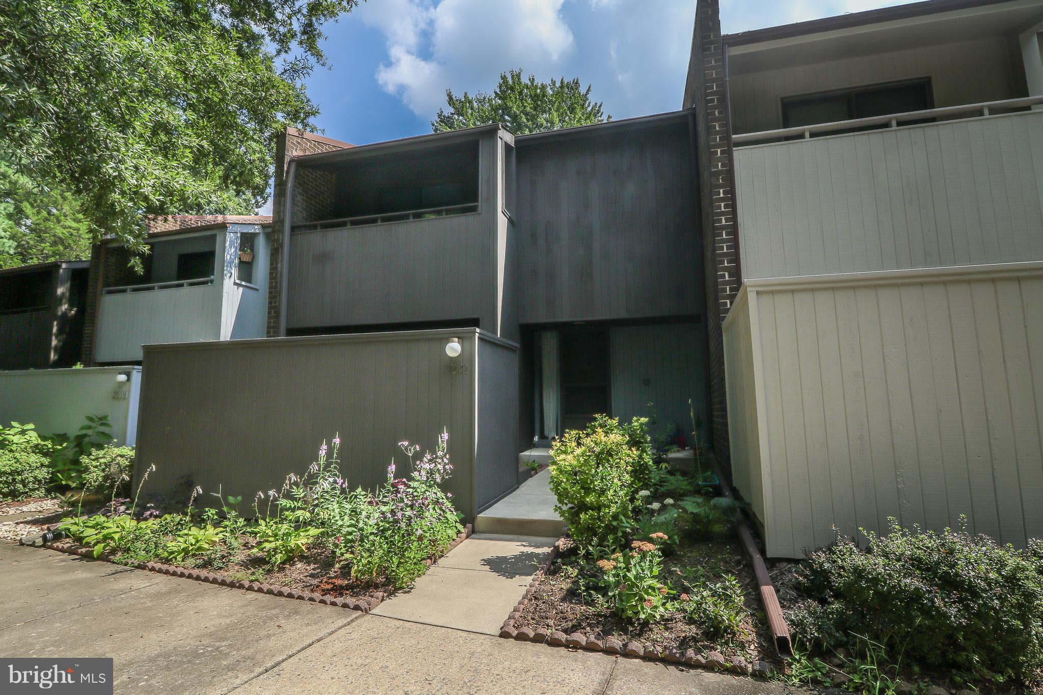 RESTON - Residential