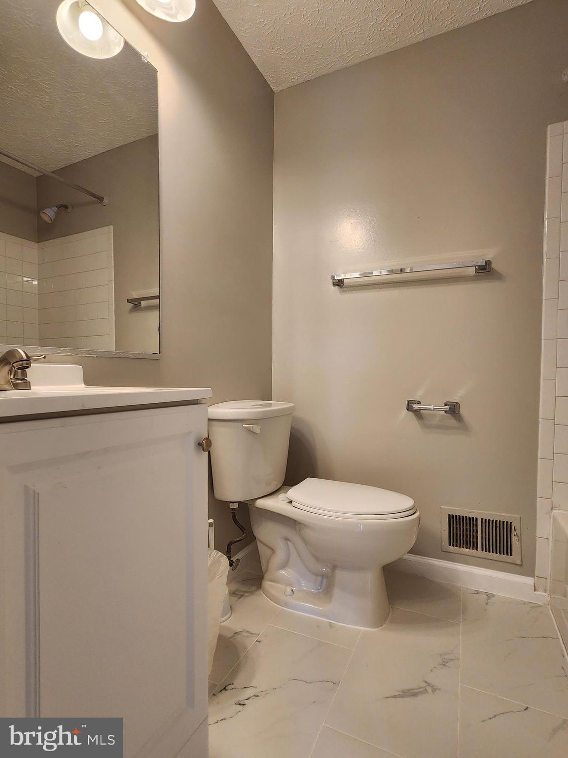 EMORY GROVE PARK - Residential Lease