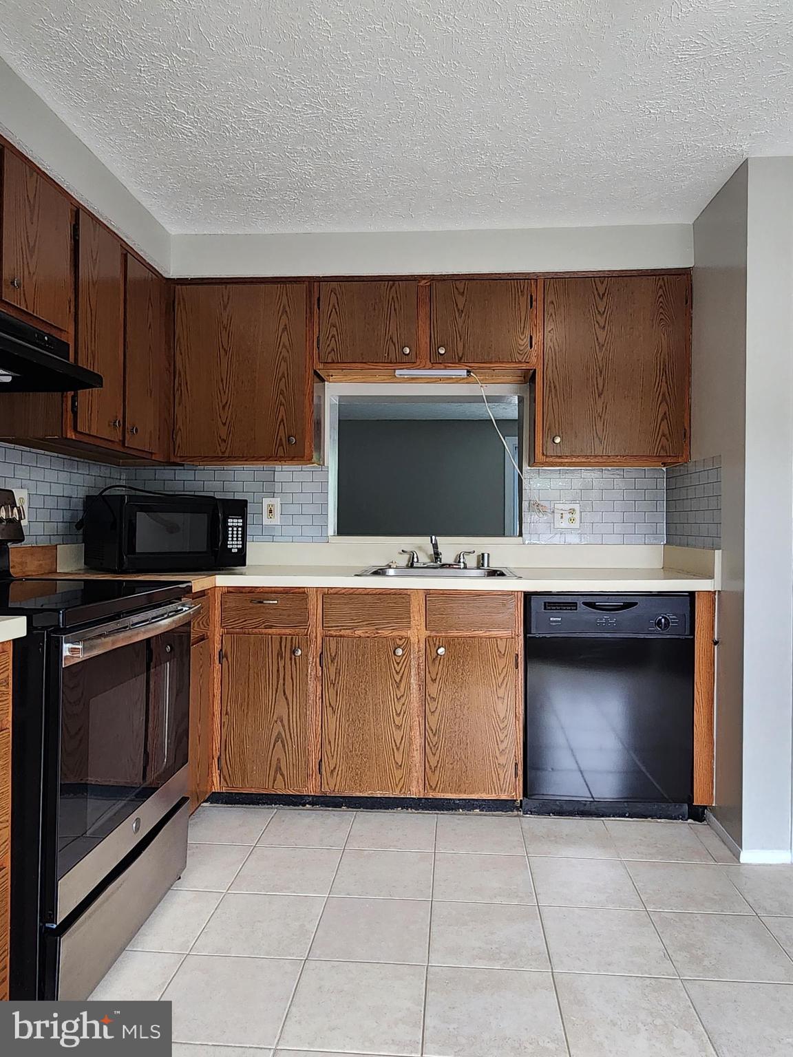 EMORY GROVE PARK - Residential Lease