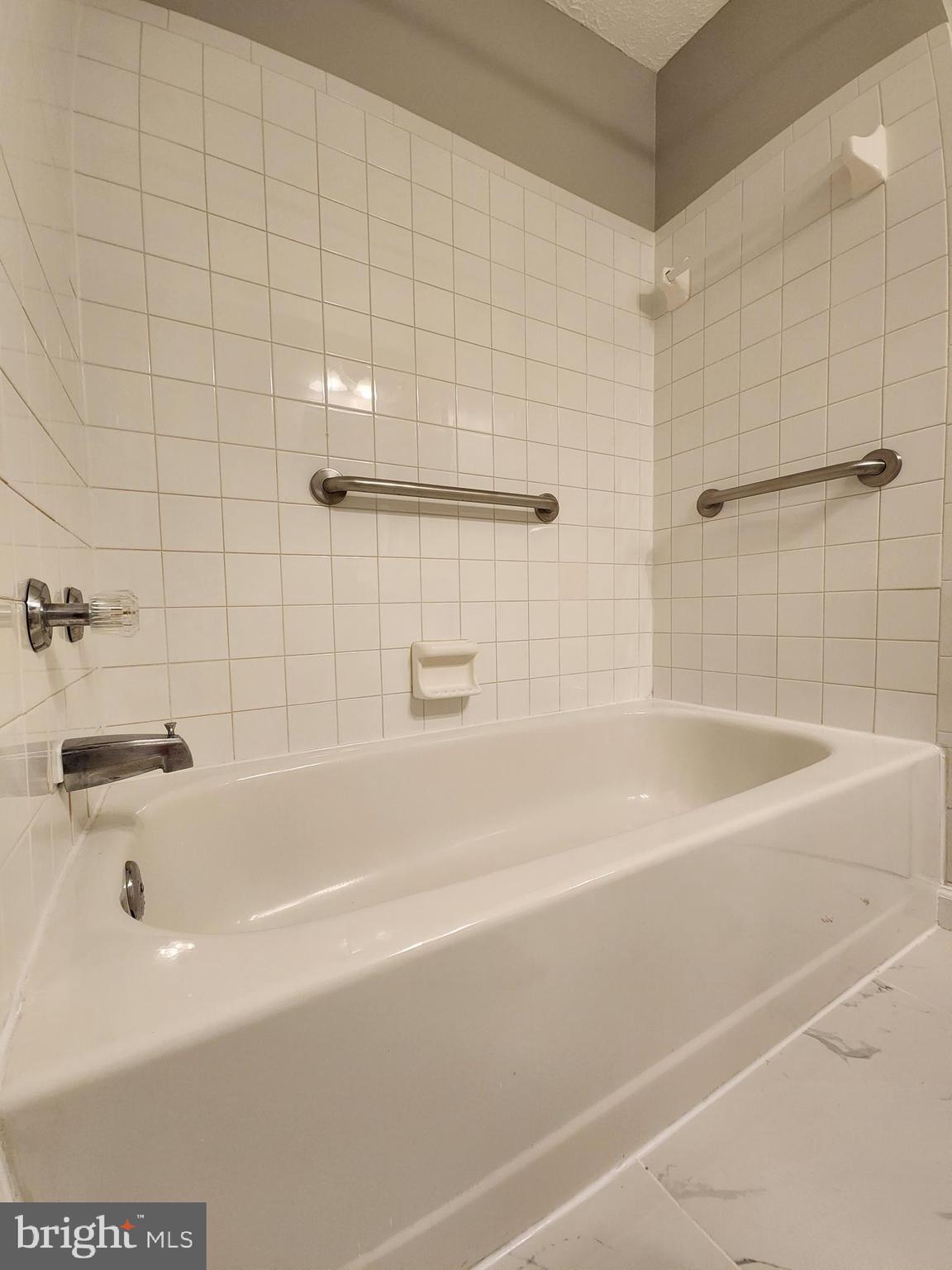 EMORY GROVE PARK - Residential Lease