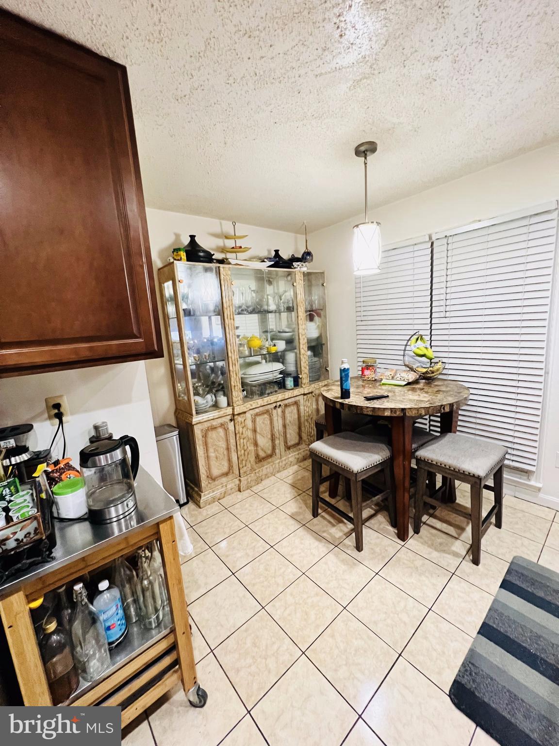 DUMONT OAKS - Residential Lease