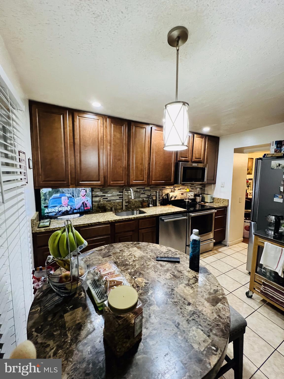 DUMONT OAKS - Residential Lease