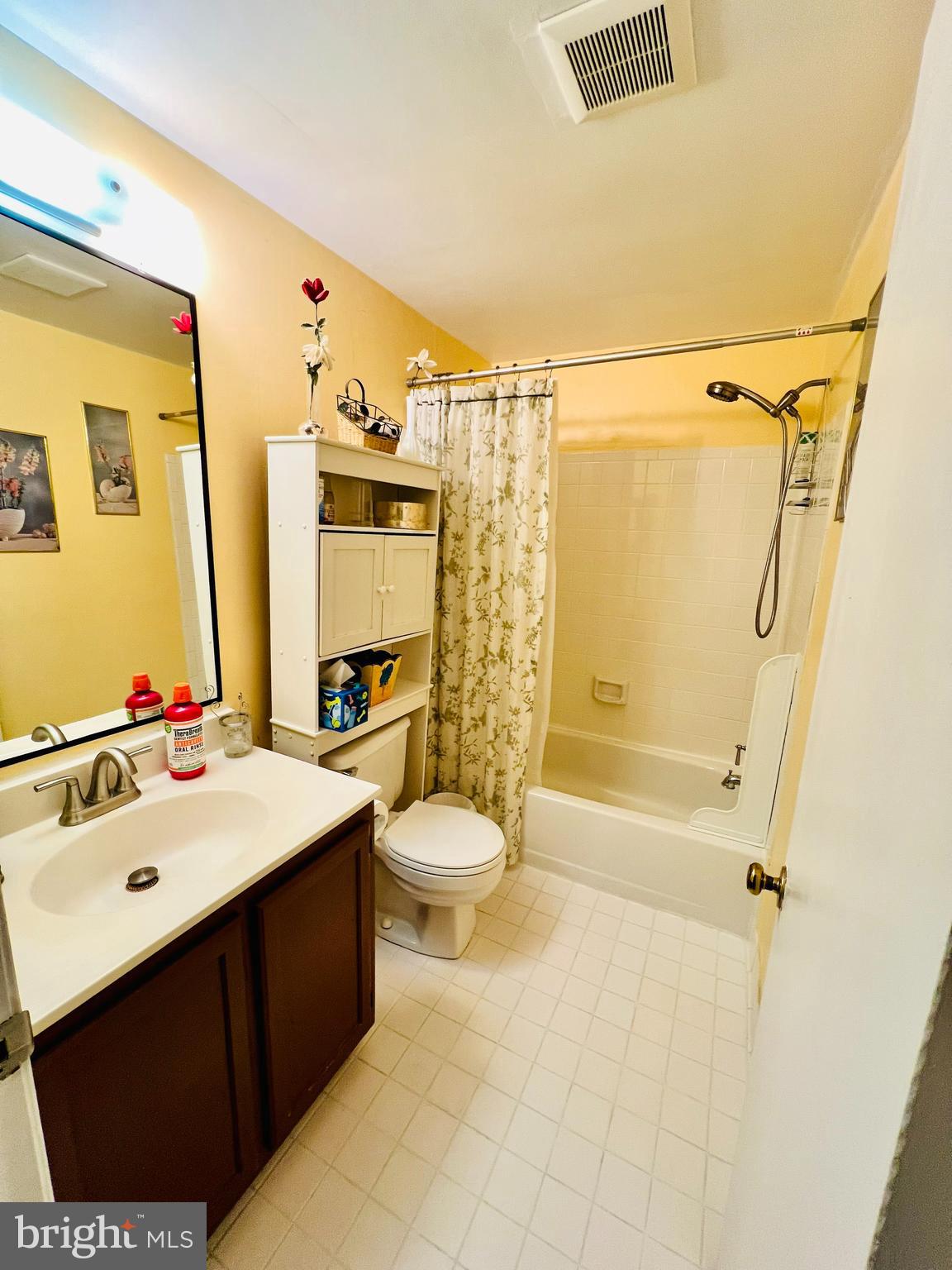 DUMONT OAKS - Residential Lease