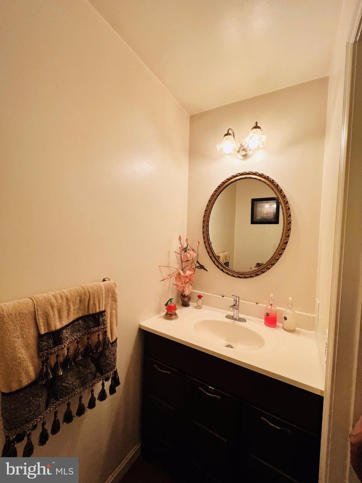 DUMONT OAKS - Residential Lease