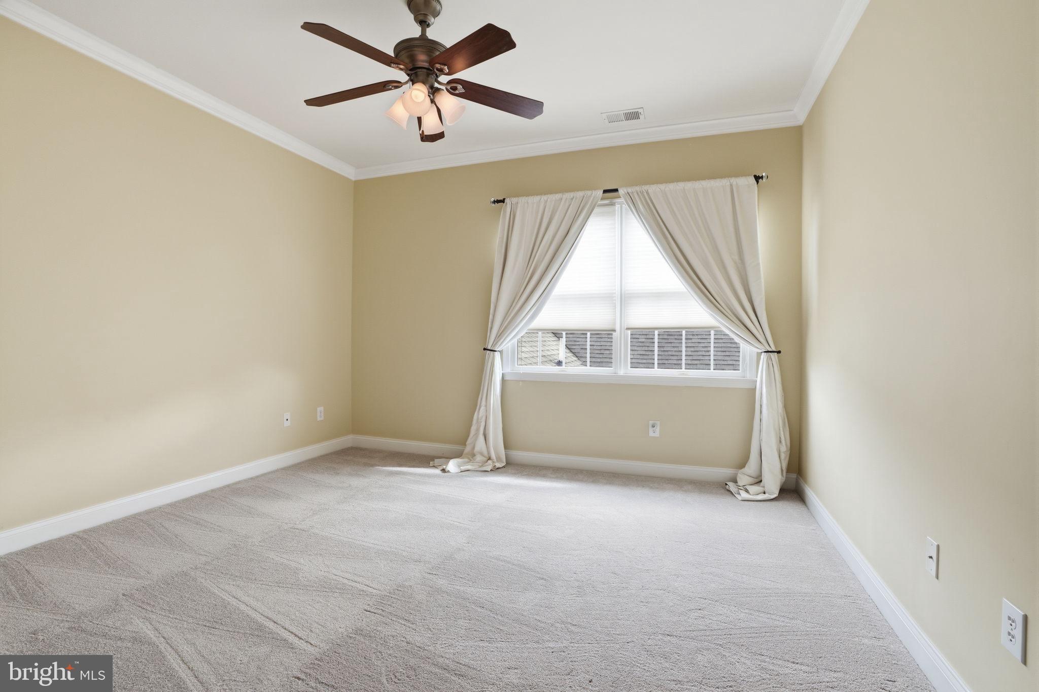 NEWTOWN WALK - Residential