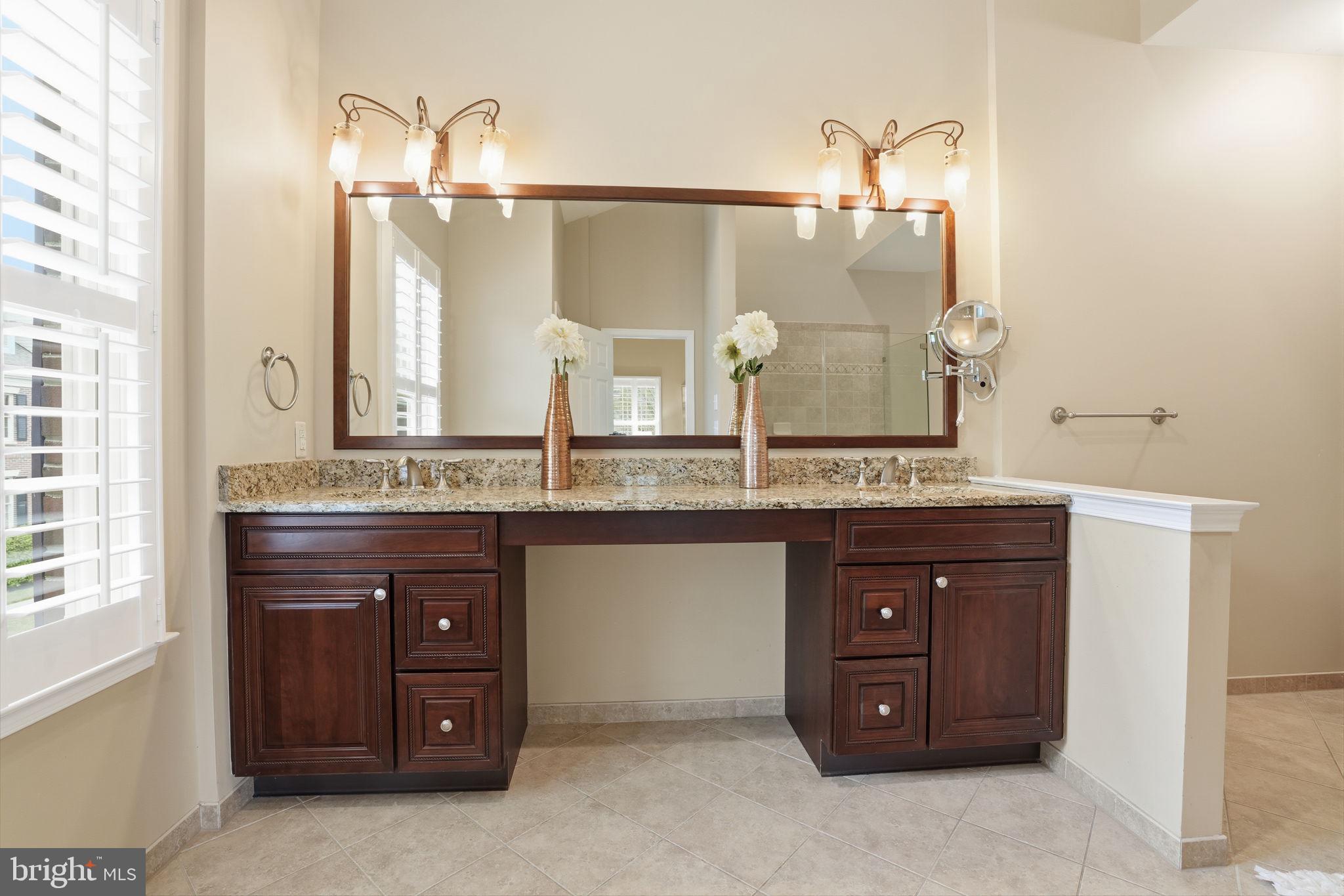 NEWTOWN WALK - Residential