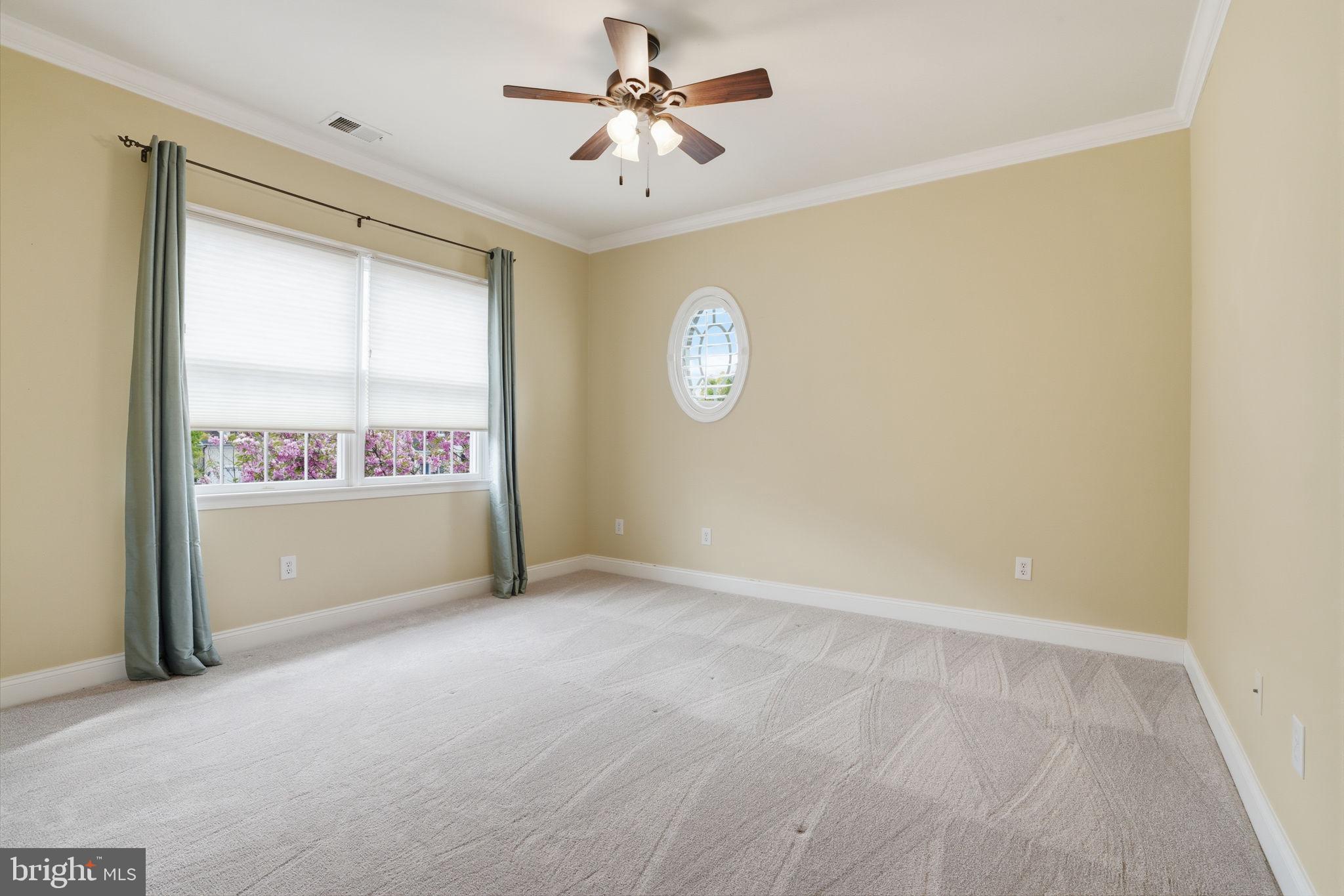 NEWTOWN WALK - Residential