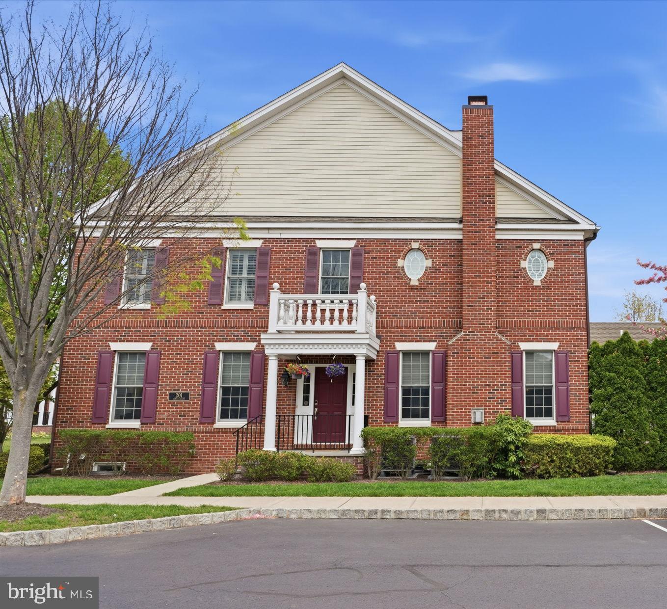 NEWTOWN WALK - Residential