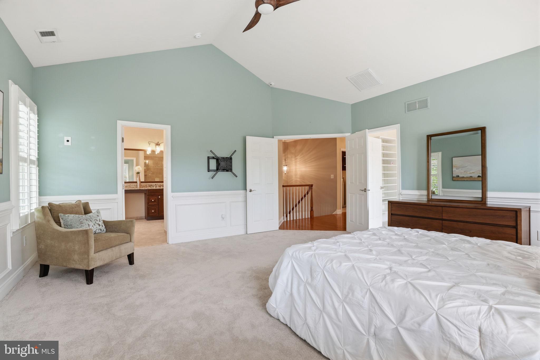 NEWTOWN WALK - Residential