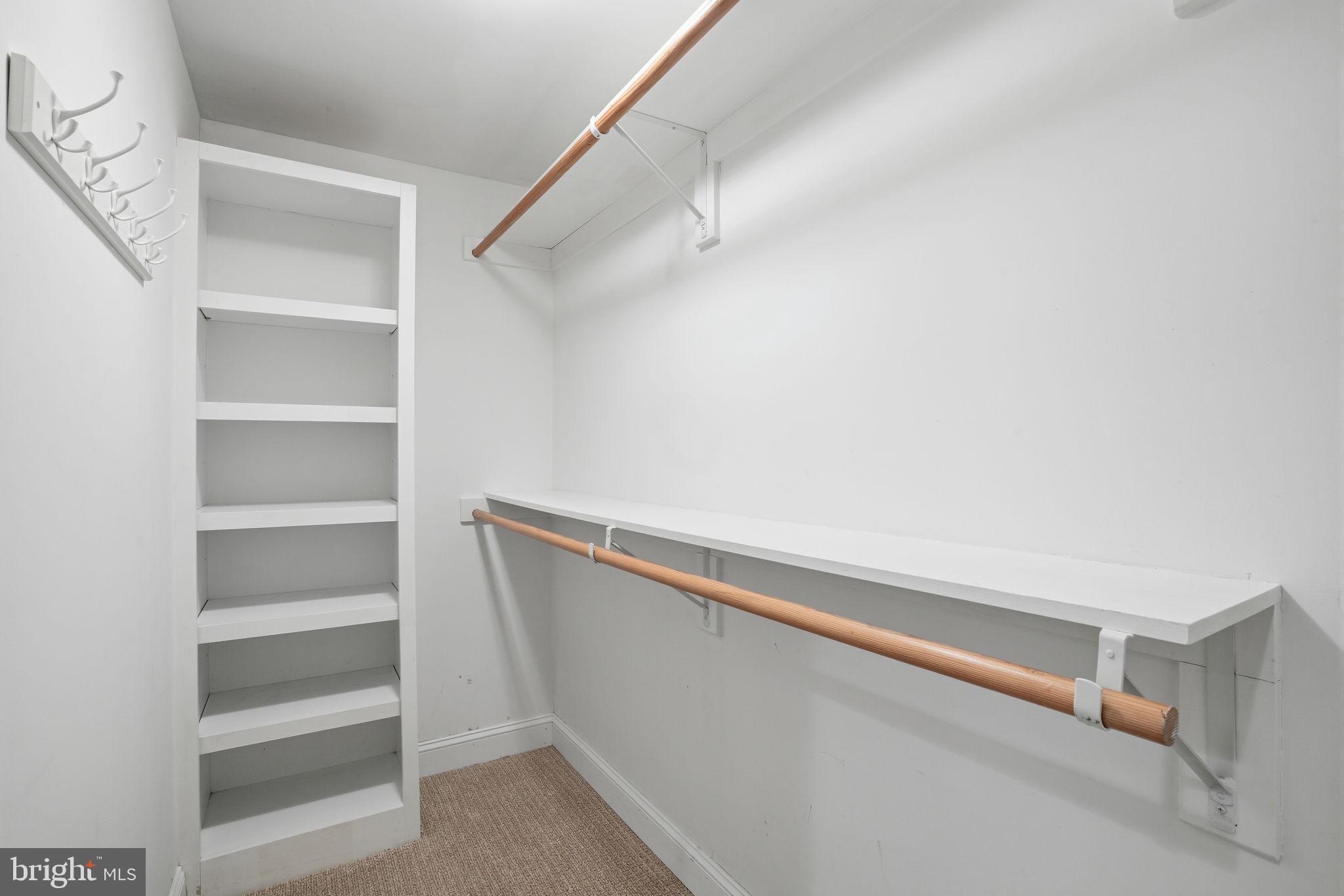 NEWTOWN WALK - Residential