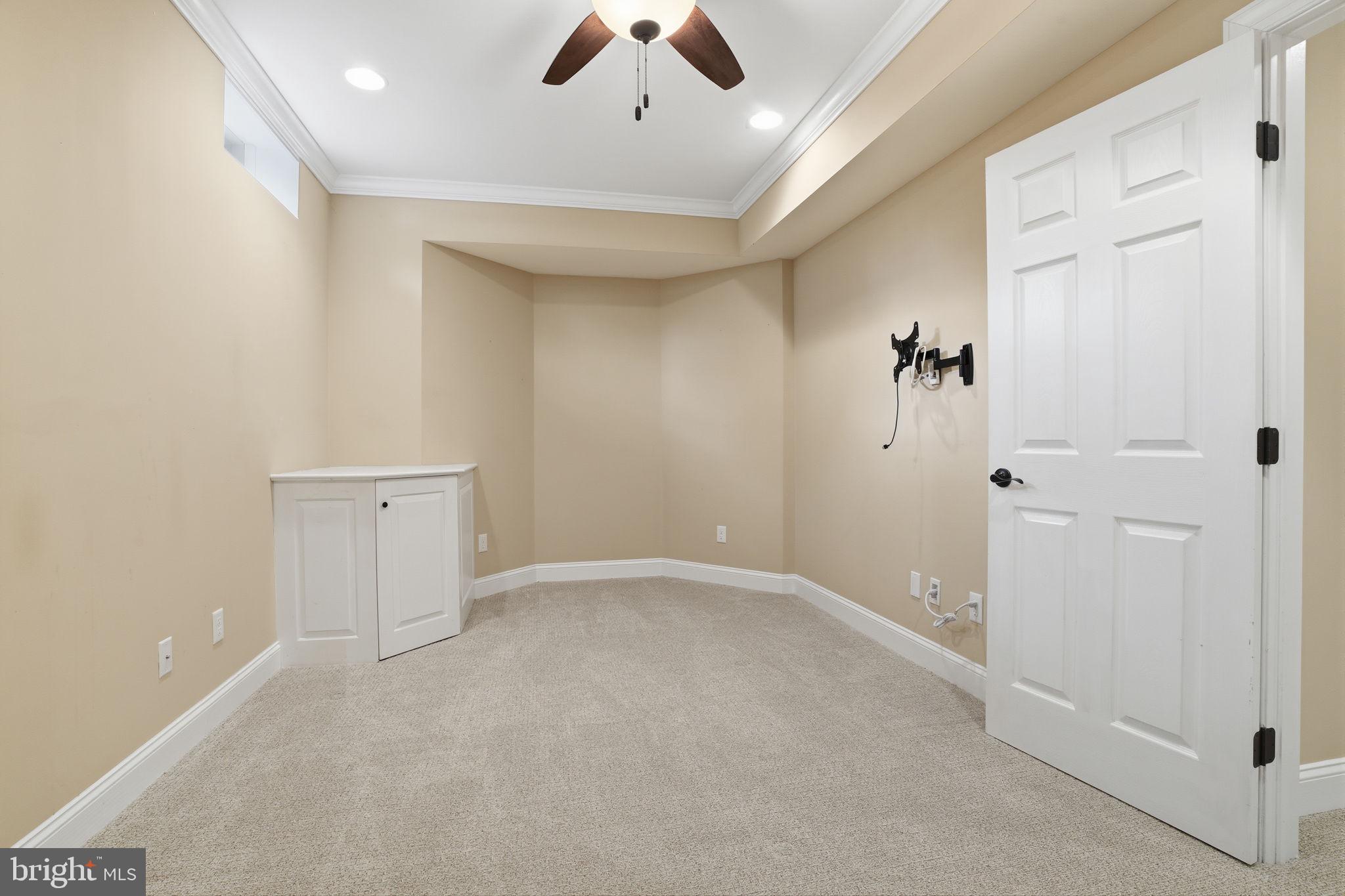 NEWTOWN WALK - Residential