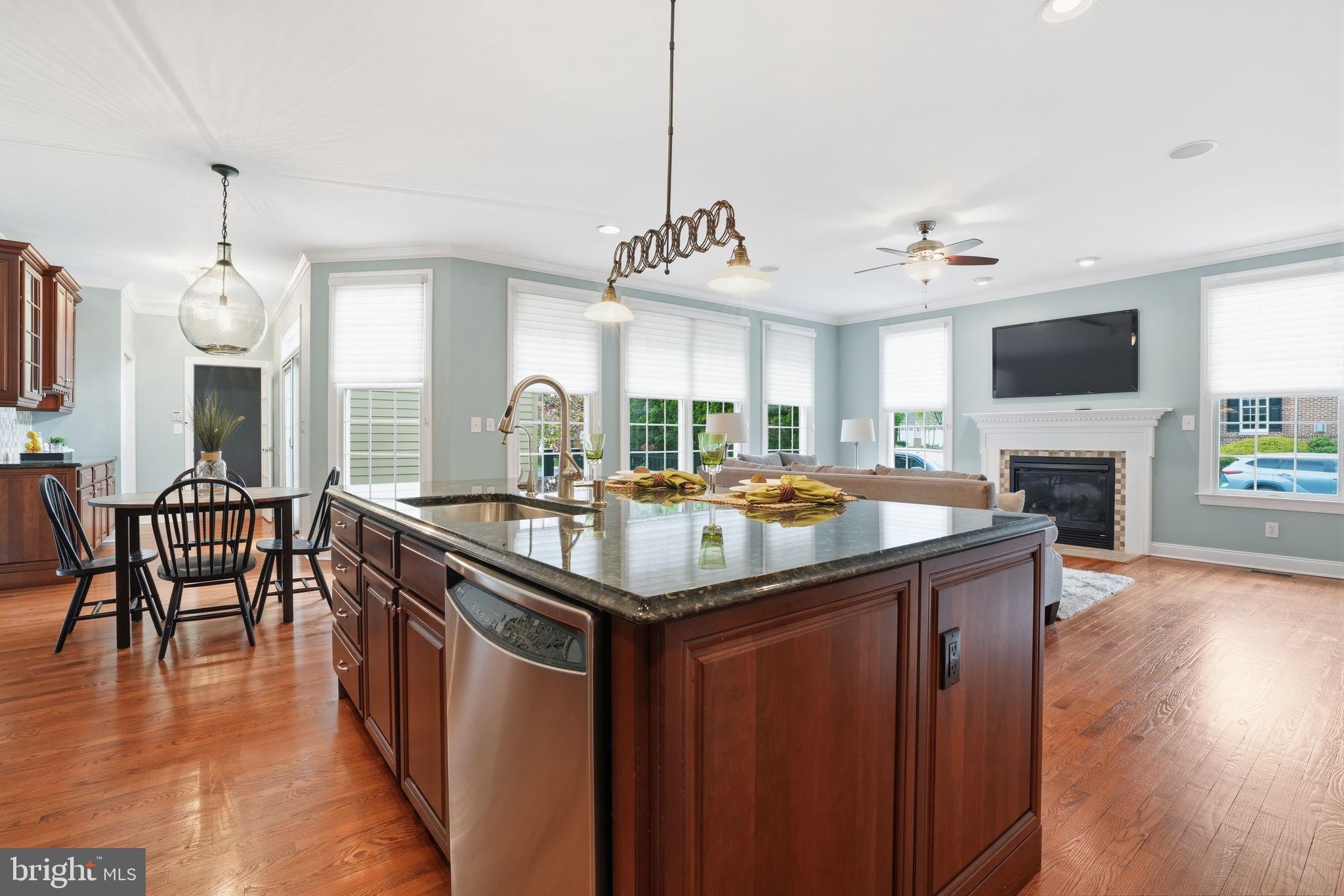 NEWTOWN WALK - Residential