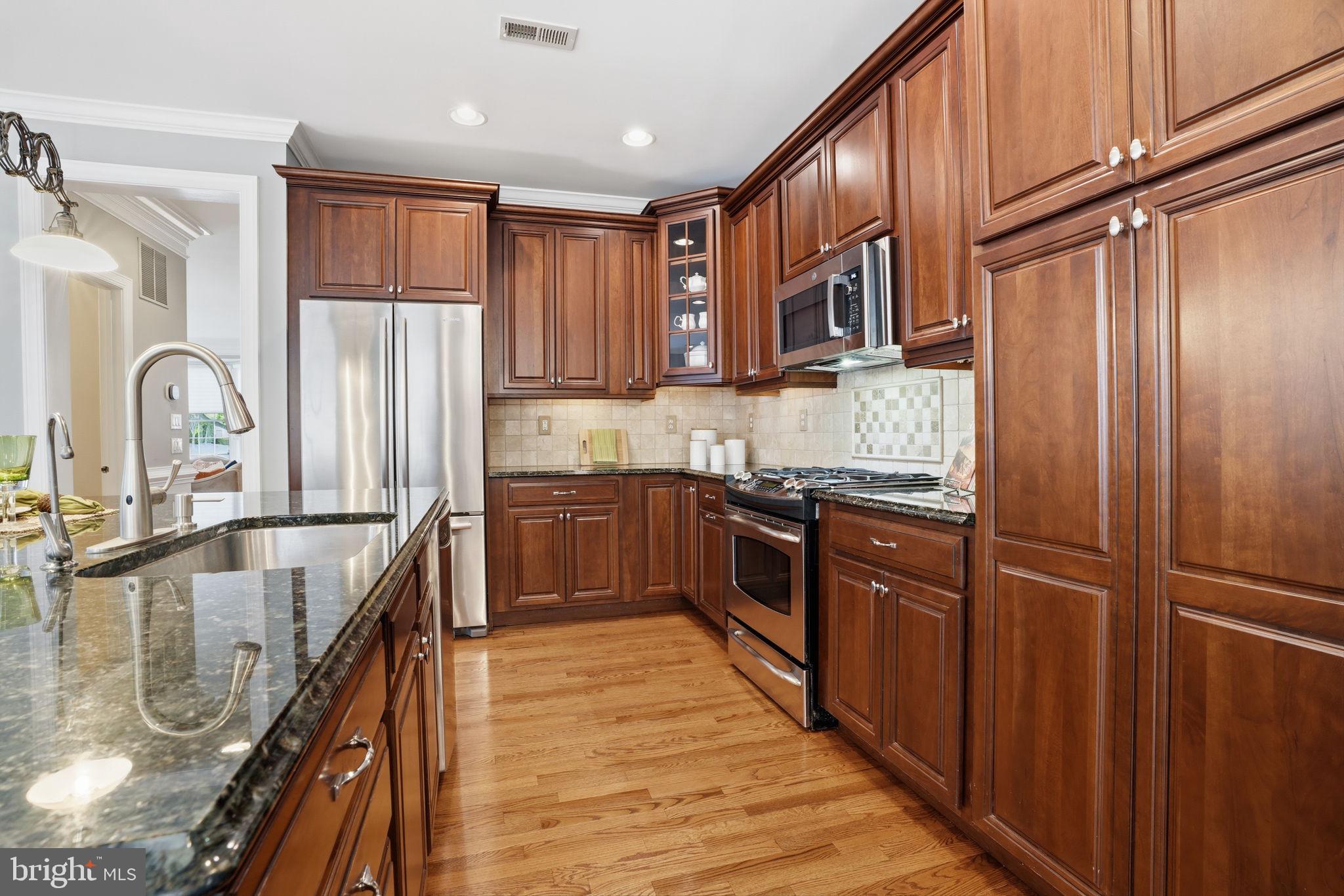 NEWTOWN WALK - Residential