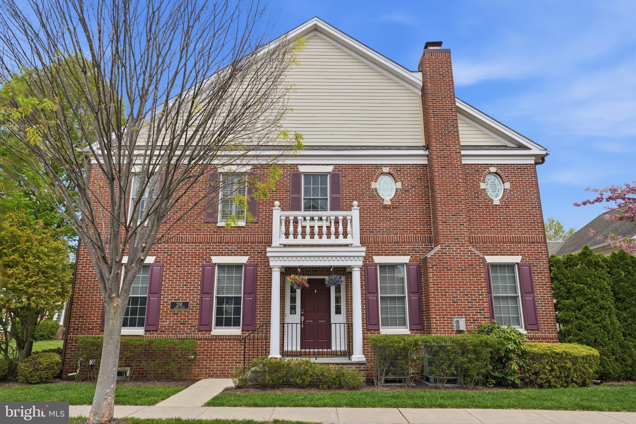 NEWTOWN WALK - Residential