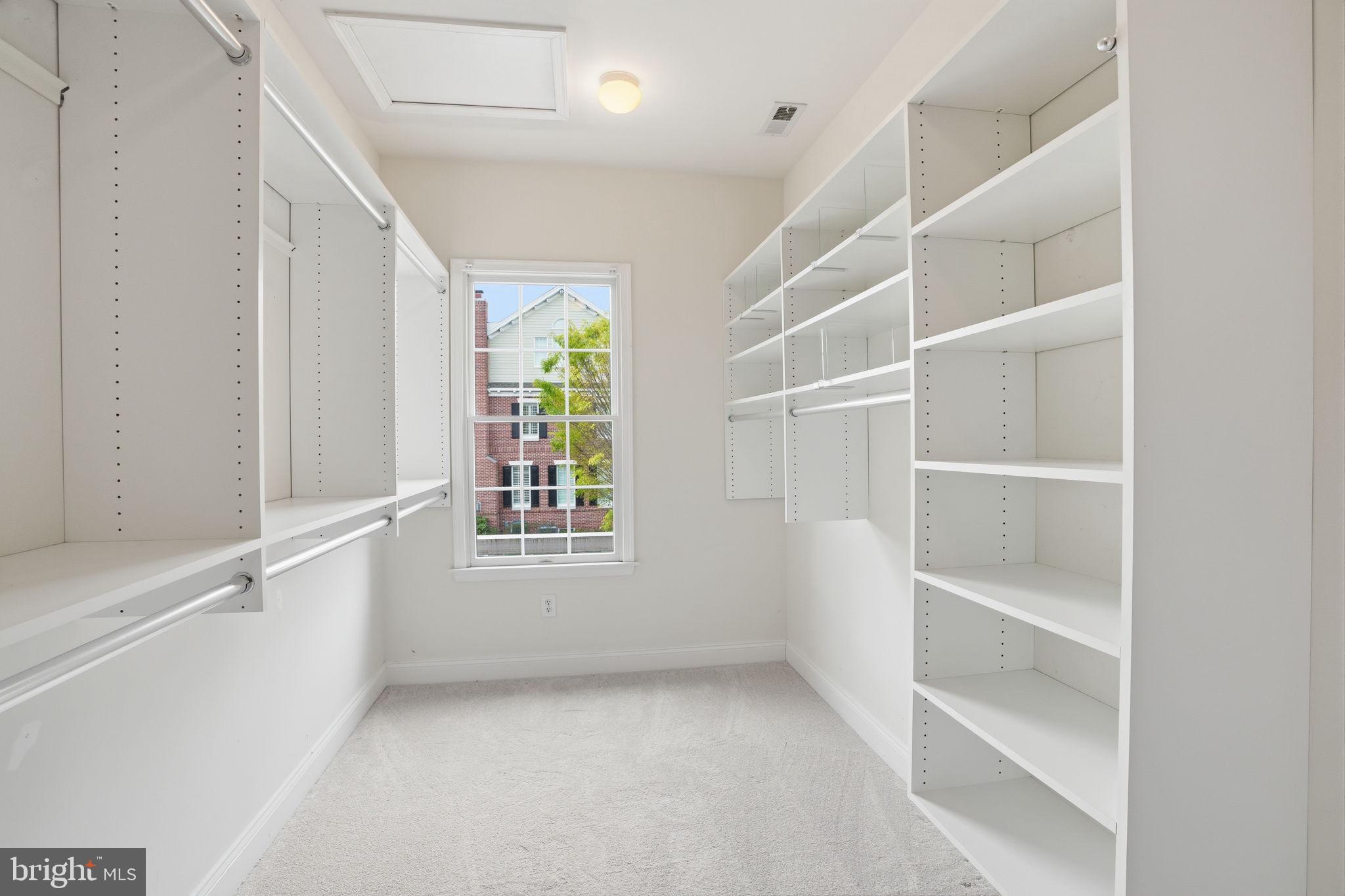 NEWTOWN WALK - Residential