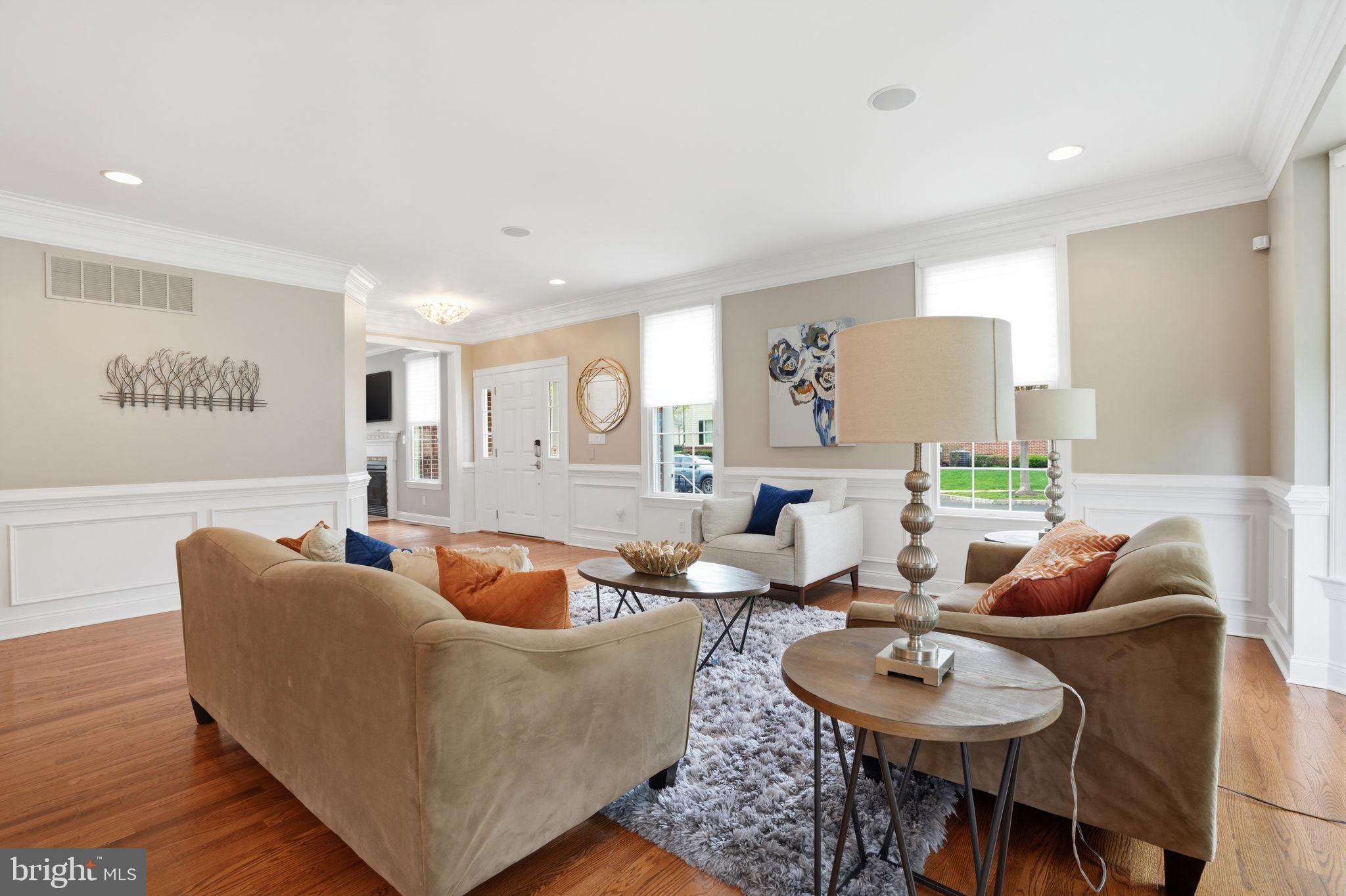 NEWTOWN WALK - Residential