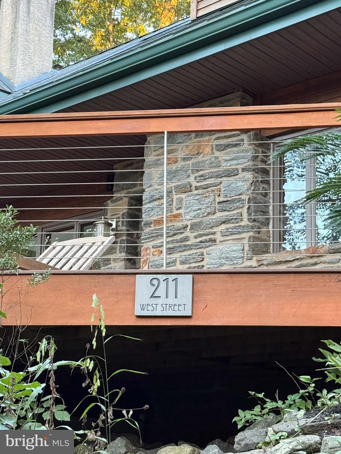 211 N WEST STREET