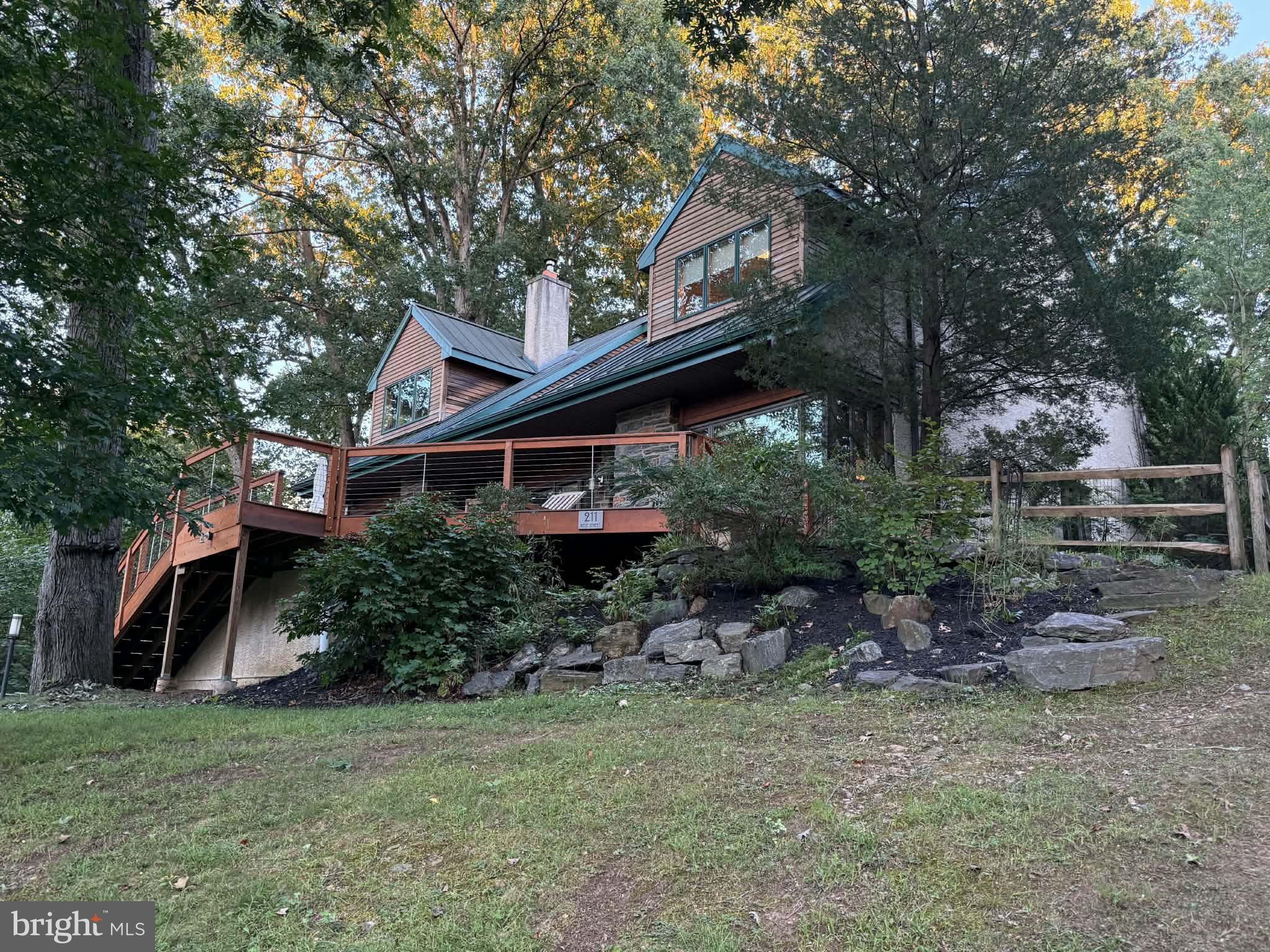 211 N WEST STREET