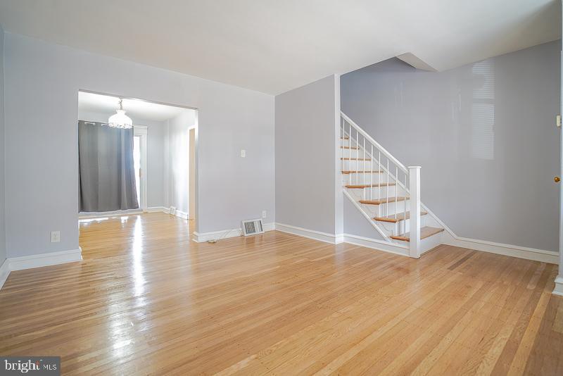 BRIDESBURG - Residential