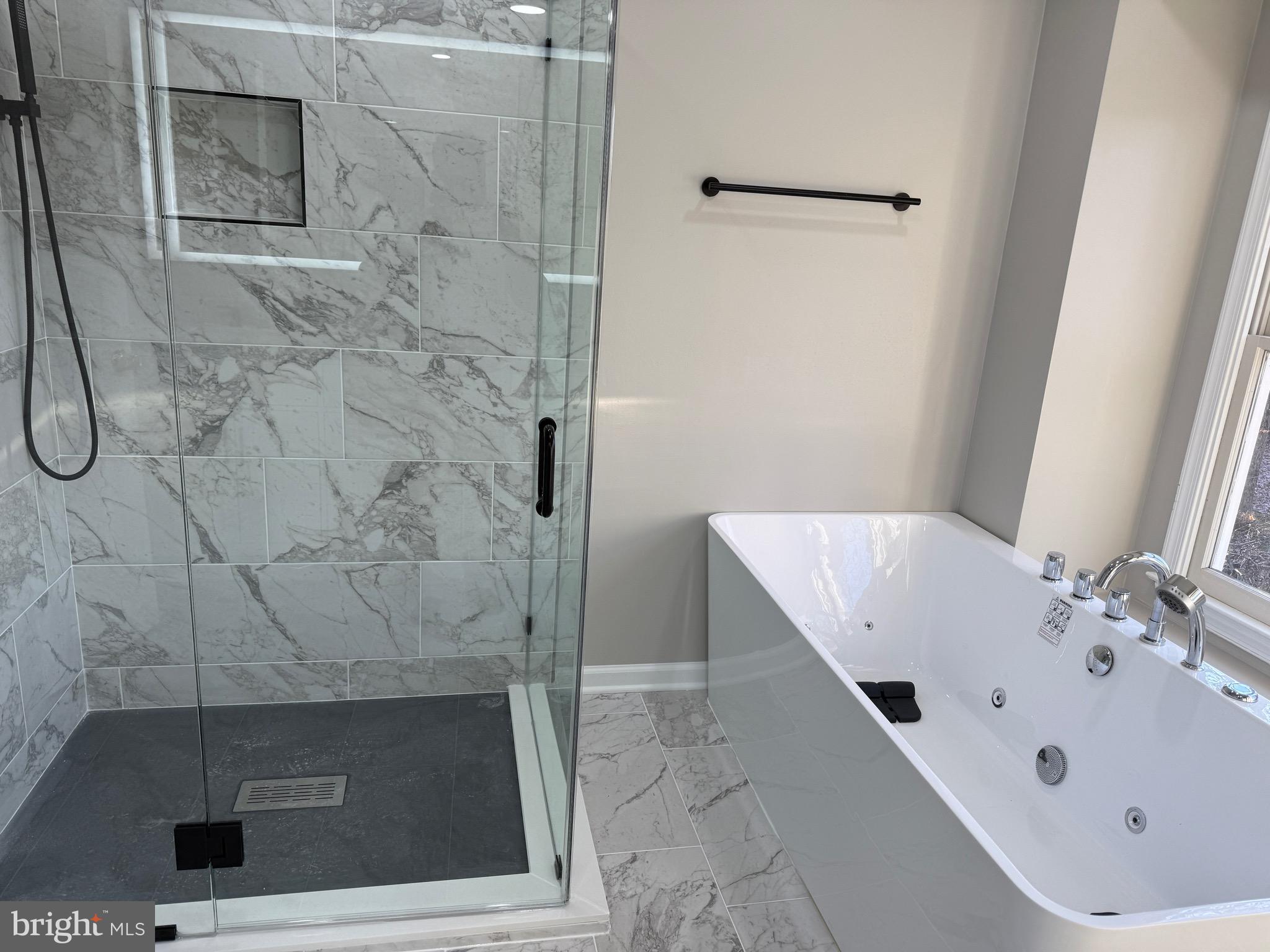 8502 CHASE GLEN CIRCLE