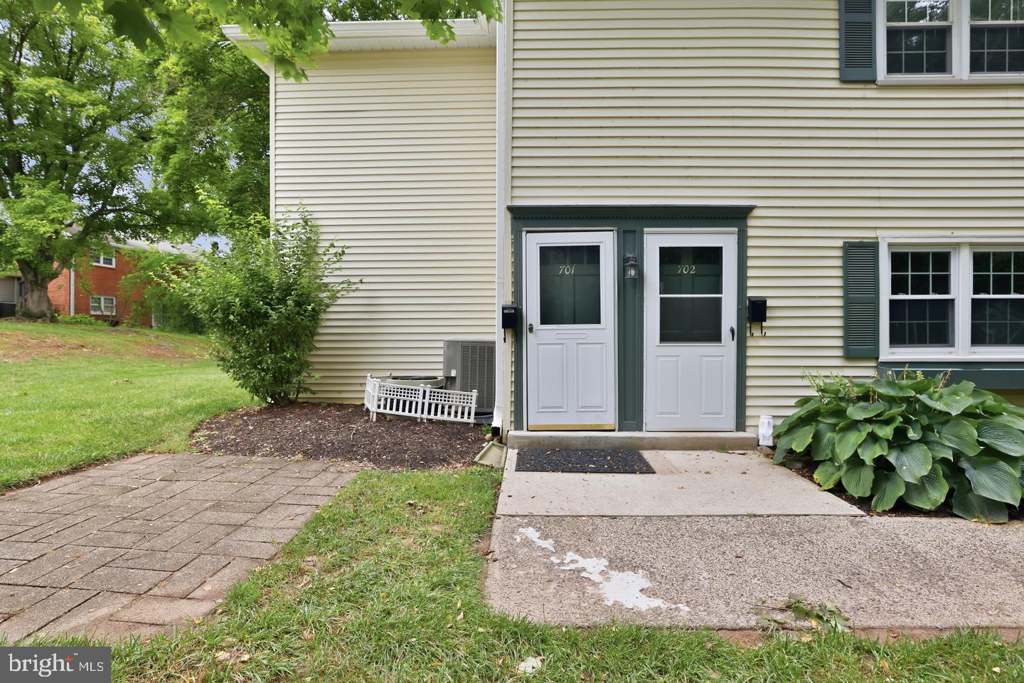 701 YARDLEY CMNS COMMONS