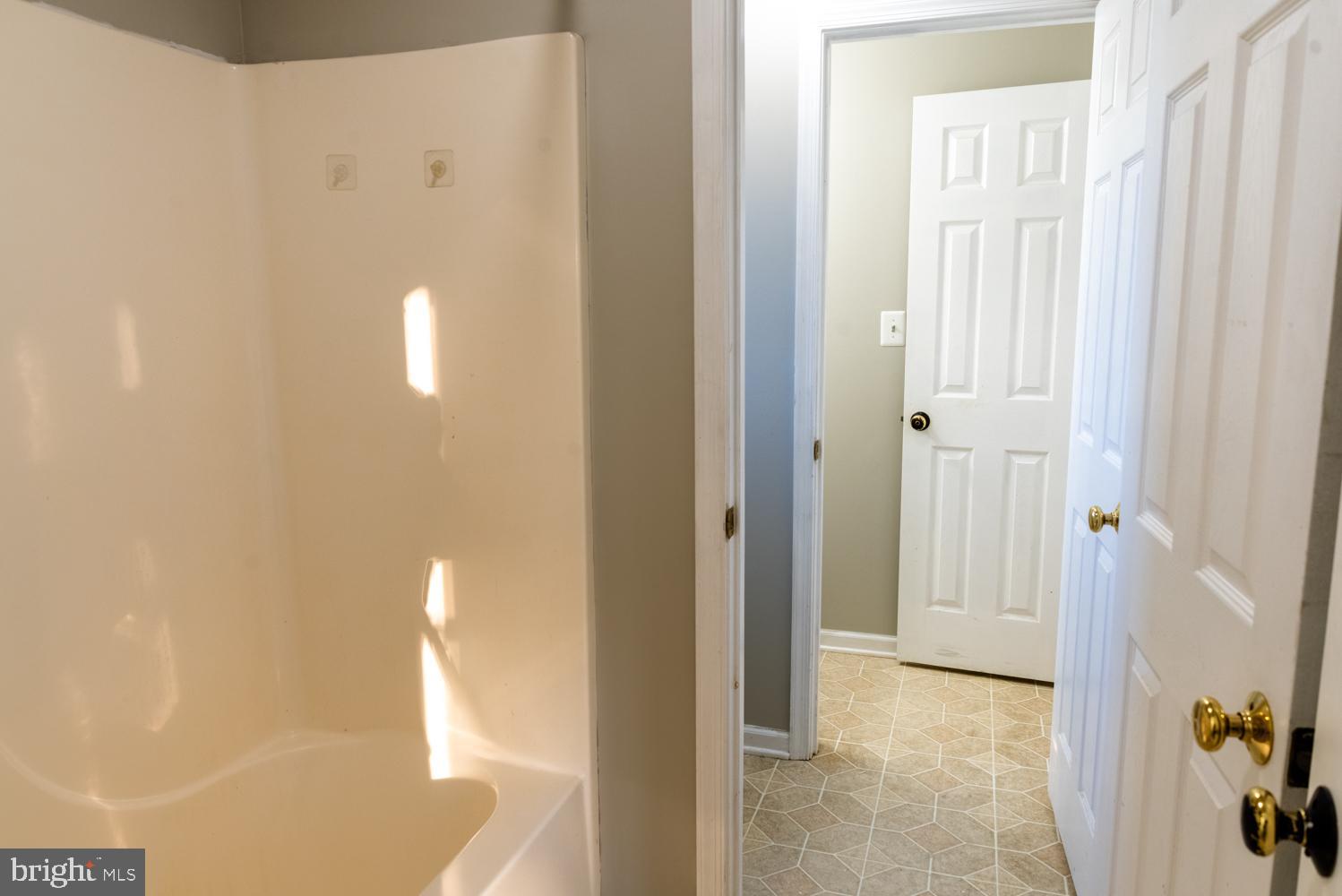 NEIGHBORHOOD - Residential Lease