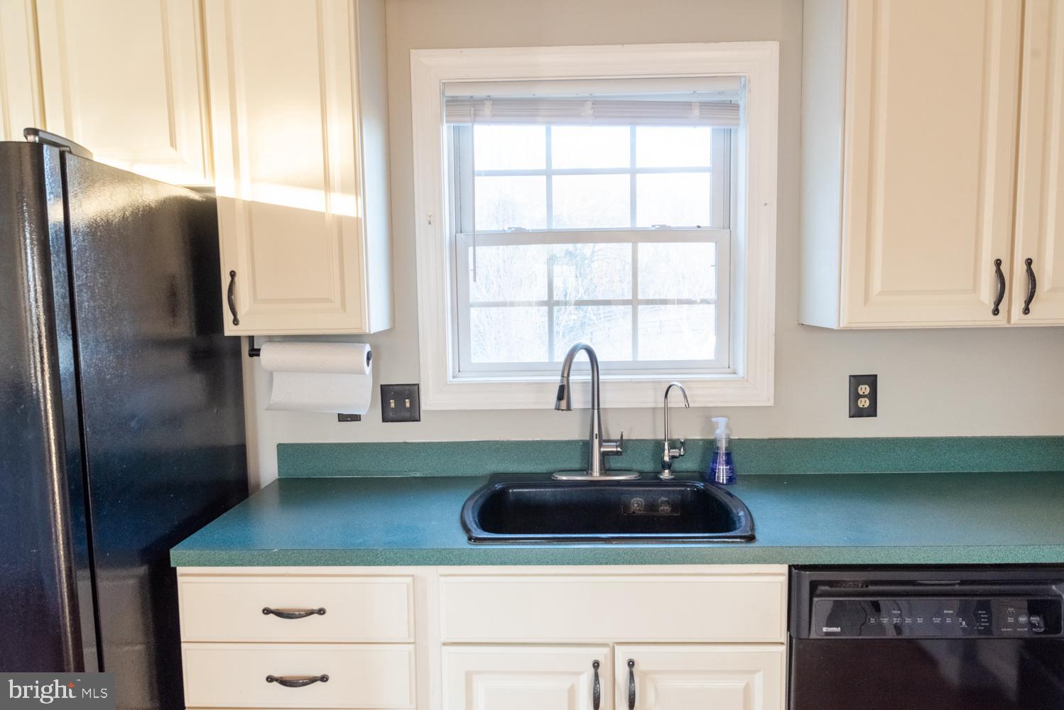 NEIGHBORHOOD - Residential Lease